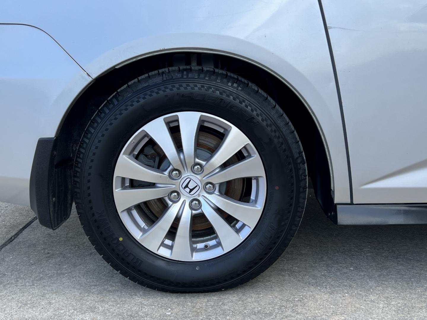 2015 SILVER /Gray Leather Honda Odyssey EX-L (5FNRL5H63FB) with an 3.5L V6 engine, Automatic transmission, located at 2990 Old Orchard Rd., Jackson, MO, 63755, 37.354214, -89.612106 - 2015 Honda Odyssey EX-L 224xxx miles Front Wheel Drive 3.5L V6 Automatic Leather 3rd Row New Tires Backup Camera Power/Heated Seats Sunroof Bluetooth Cruise Power Windows/Locks/Mirrors We have financing available and we accept trades! Fill out a credit application on our website or com - Photo#39