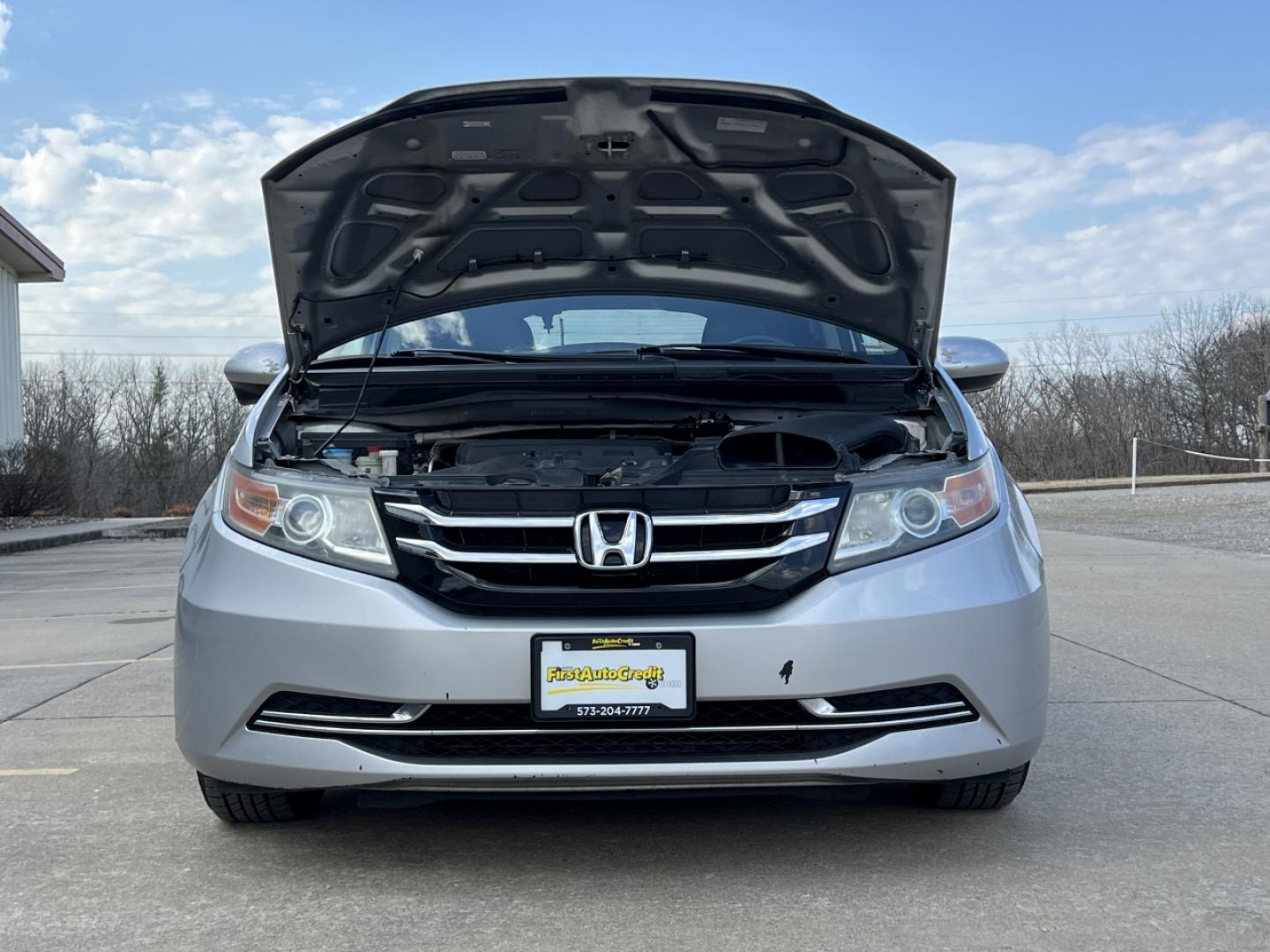 2015 SILVER /Gray Leather Honda Odyssey EX-L (5FNRL5H63FB) with an 3.5L V6 engine, Automatic transmission, located at 2990 Old Orchard Rd., Jackson, MO, 63755, 37.354214, -89.612106 - 2015 Honda Odyssey EX-L 224xxx miles Front Wheel Drive 3.5L V6 Automatic Leather 3rd Row New Tires Backup Camera Power/Heated Seats Sunroof Bluetooth Cruise Power Windows/Locks/Mirrors We have financing available and we accept trades! Fill out a credit application on our website or com - Photo#34