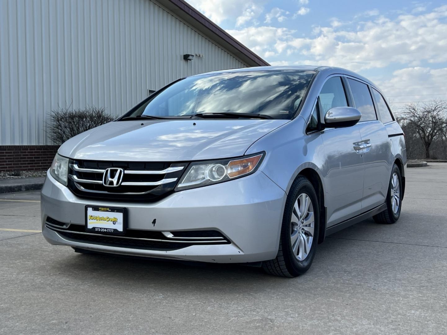 2015 SILVER /Gray Leather Honda Odyssey EX-L (5FNRL5H63FB) with an 3.5L V6 engine, Automatic transmission, located at 2990 Old Orchard Rd., Jackson, MO, 63755, 37.354214, -89.612106 - 2015 Honda Odyssey EX-L 224xxx miles Front Wheel Drive 3.5L V6 Automatic Leather 3rd Row New Tires Backup Camera Power/Heated Seats Sunroof Bluetooth Cruise Power Windows/Locks/Mirrors We have financing available and we accept trades! Fill out a credit application on our website or com - Photo#6
