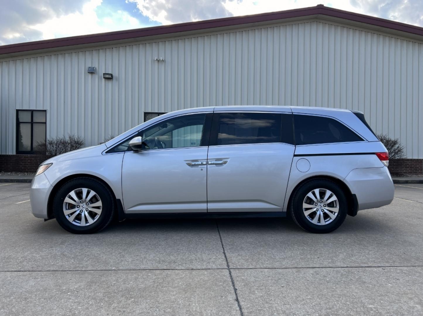 2015 SILVER /Gray Leather Honda Odyssey EX-L (5FNRL5H63FB) with an 3.5L V6 engine, Automatic transmission, located at 2990 Old Orchard Rd., Jackson, MO, 63755, 37.354214, -89.612106 - 2015 Honda Odyssey EX-L 224xxx miles Front Wheel Drive 3.5L V6 Automatic Leather 3rd Row New Tires Backup Camera Power/Heated Seats Sunroof Bluetooth Cruise Power Windows/Locks/Mirrors We have financing available and we accept trades! Fill out a credit application on our website or com - Photo#7