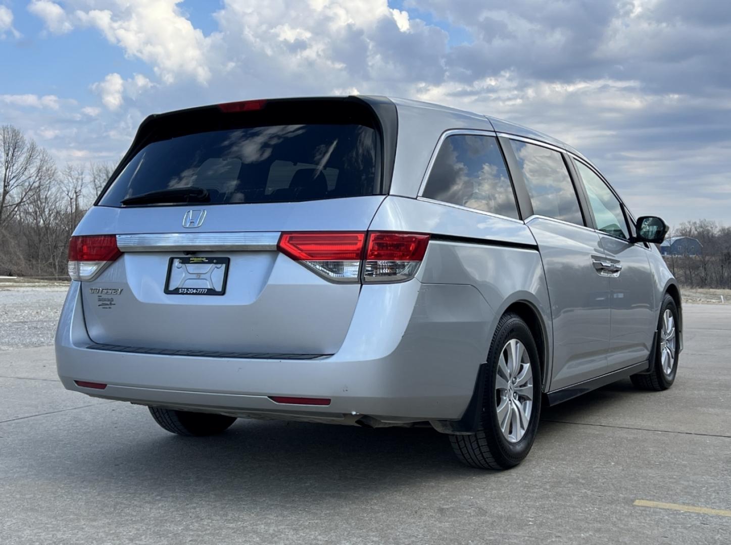 2015 SILVER /Gray Leather Honda Odyssey EX-L (5FNRL5H63FB) with an 3.5L V6 engine, Automatic transmission, located at 2990 Old Orchard Rd., Jackson, MO, 63755, 37.354214, -89.612106 - 2015 Honda Odyssey EX-L 224xxx miles Front Wheel Drive 3.5L V6 Automatic Leather 3rd Row New Tires Backup Camera Power/Heated Seats Sunroof Bluetooth Cruise Power Windows/Locks/Mirrors We have financing available and we accept trades! Fill out a credit application on our website or com - Photo#9