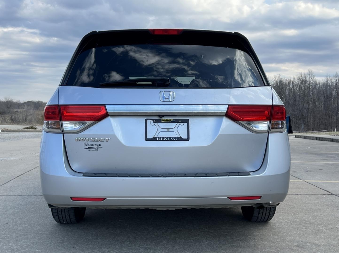 2015 SILVER /Gray Leather Honda Odyssey EX-L (5FNRL5H63FB) with an 3.5L V6 engine, Automatic transmission, located at 2990 Old Orchard Rd., Jackson, MO, 63755, 37.354214, -89.612106 - 2015 Honda Odyssey EX-L 224xxx miles Front Wheel Drive 3.5L V6 Automatic Leather 3rd Row New Tires Backup Camera Power/Heated Seats Sunroof Bluetooth Cruise Power Windows/Locks/Mirrors We have financing available and we accept trades! Fill out a credit application on our website or com - Photo#11