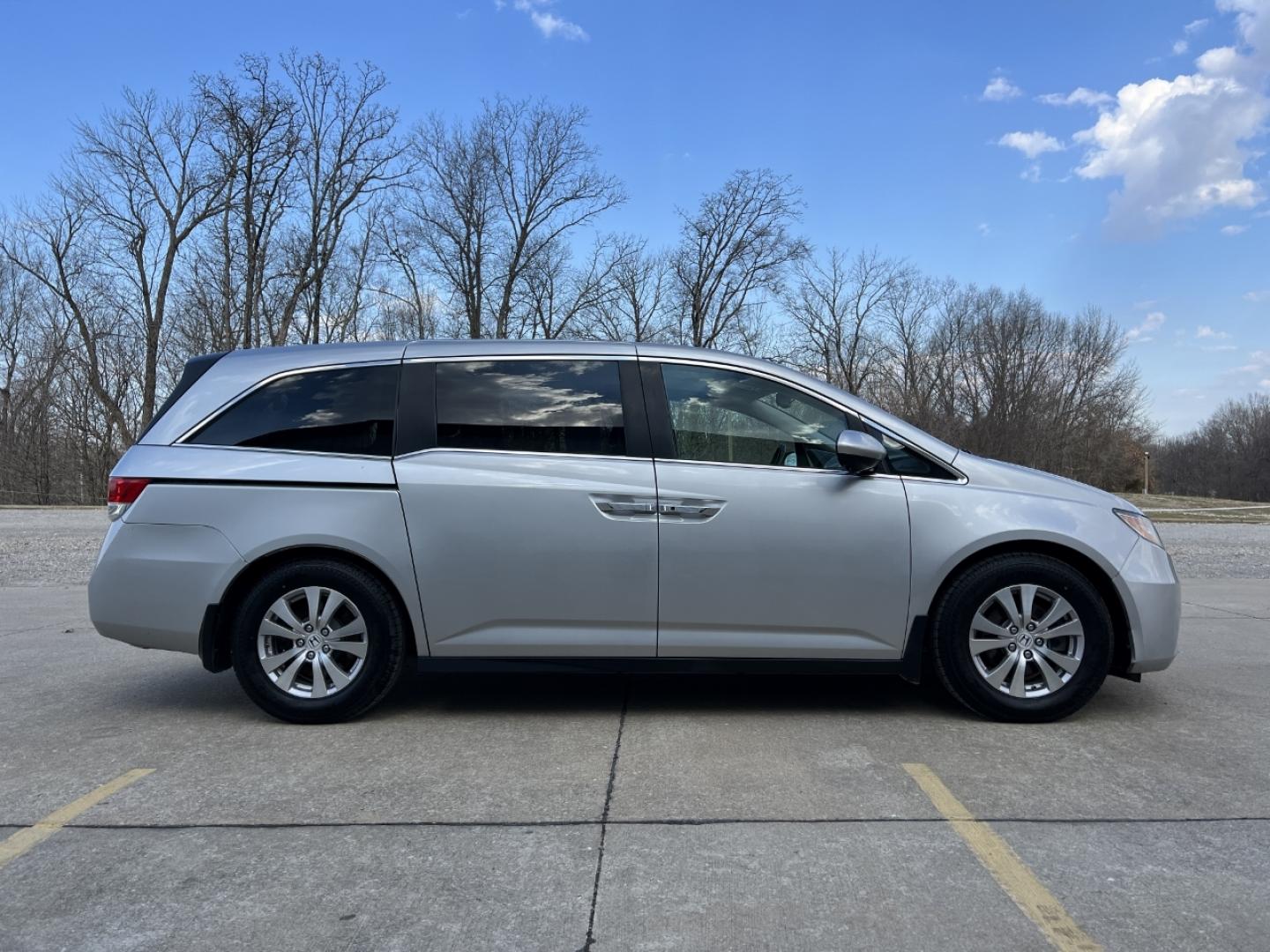 2015 SILVER /Gray Leather Honda Odyssey EX-L (5FNRL5H63FB) with an 3.5L V6 engine, Automatic transmission, located at 2990 Old Orchard Rd., Jackson, MO, 63755, 37.354214, -89.612106 - 2015 Honda Odyssey EX-L 224xxx miles Front Wheel Drive 3.5L V6 Automatic Leather 3rd Row New Tires Backup Camera Power/Heated Seats Sunroof Bluetooth Cruise Power Windows/Locks/Mirrors We have financing available and we accept trades! Fill out a credit application on our website or com - Photo#8