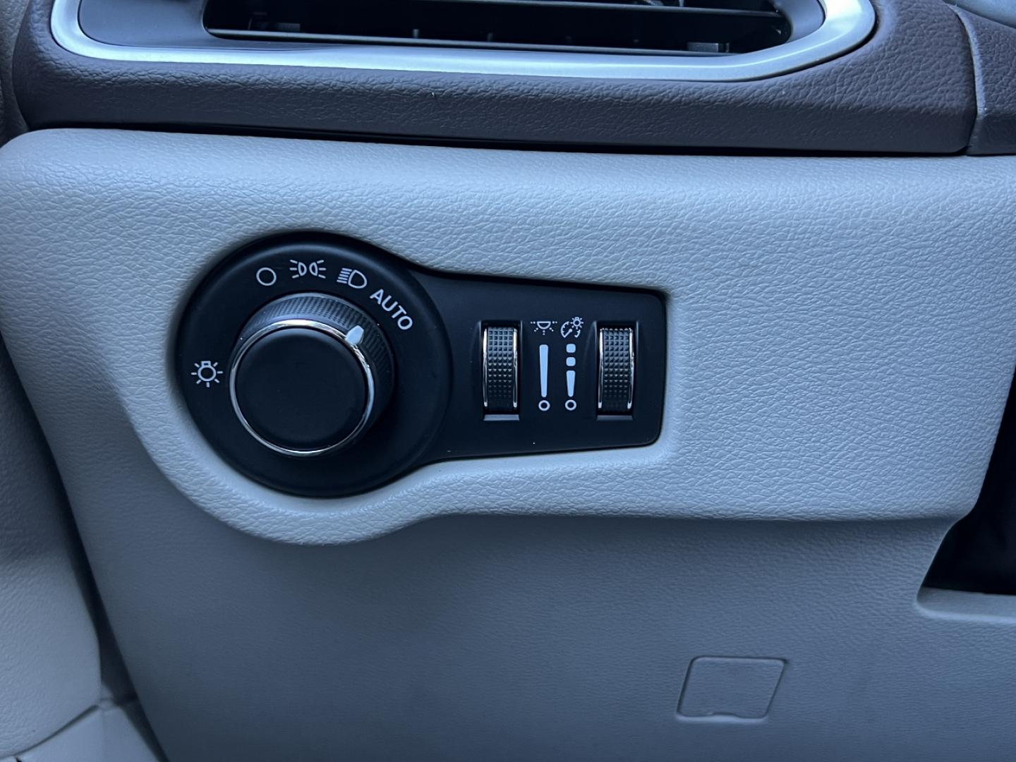 2021 WHITE /Gray Cloth CHRYSLER VOYAGER LX (2C4RC1CG5MR) with an 3.6L V6 engine, Automatic transmission, located at 2990 Old Orchard Rd., Jackson, MO, 63755, 37.354214, -89.612106 - 2021 Chrysler Voyager LX 1-Owner 95xxx miles Front Wheel Drive 3.6L V6 Automatic 3rd Row Backup Camera Power Driver Seat Stow 'N Go Bluetooth Cruise Power Windows/Locks/Mirrors We have financing available and we accept trades! Fill out a credit application on our website or come by toda - Photo#28