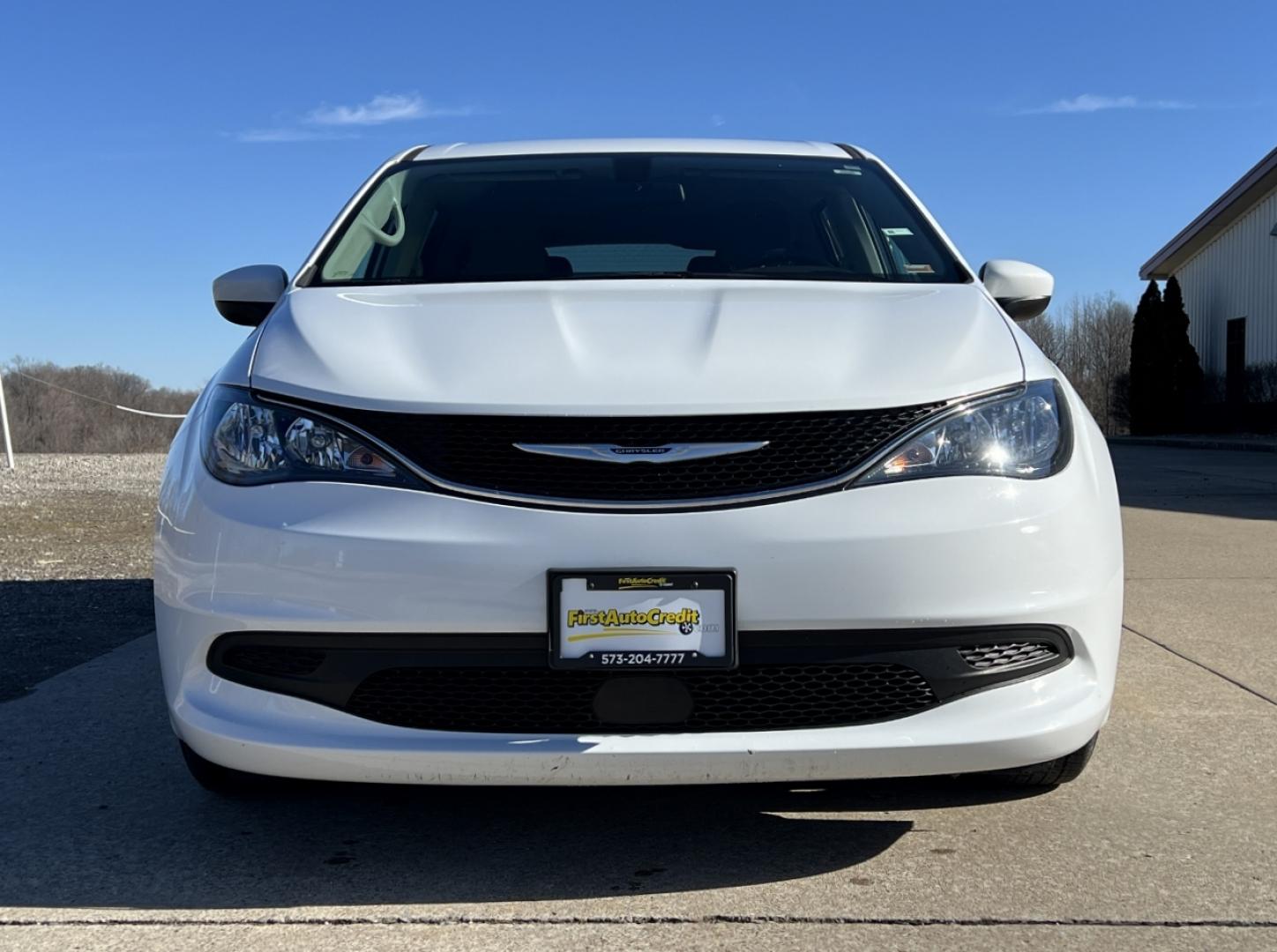 2021 WHITE /Gray Cloth CHRYSLER VOYAGER LX (2C4RC1CG5MR) with an 3.6L V6 engine, Automatic transmission, located at 2990 Old Orchard Rd., Jackson, MO, 63755, 37.354214, -89.612106 - 2021 Chrysler Voyager LX 1-Owner 95xxx miles Front Wheel Drive 3.6L V6 Automatic 3rd Row Backup Camera Power Driver Seat Stow 'N Go Bluetooth Cruise Power Windows/Locks/Mirrors We have financing available and we accept trades! Fill out a credit application on our website or come by toda - Photo#10