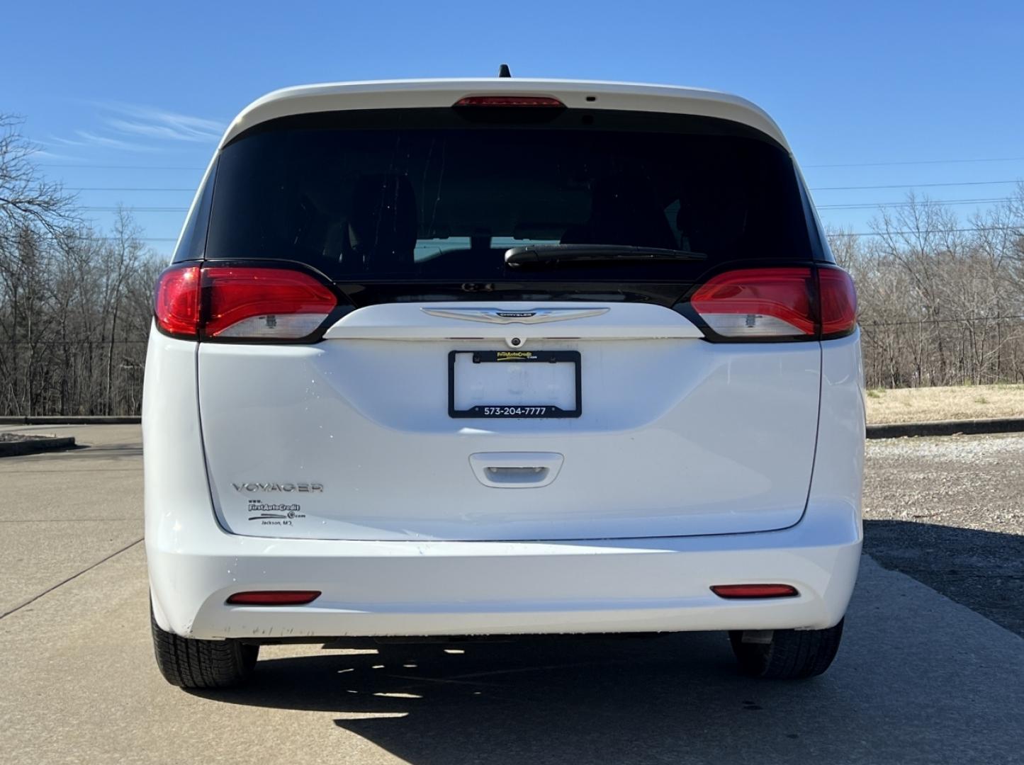 2021 WHITE /Gray Cloth CHRYSLER VOYAGER LX (2C4RC1CG5MR) with an 3.6L V6 engine, Automatic transmission, located at 2990 Old Orchard Rd., Jackson, MO, 63755, 37.354214, -89.612106 - 2021 Chrysler Voyager LX 1-Owner 95xxx miles Front Wheel Drive 3.6L V6 Automatic 3rd Row Backup Camera Power Driver Seat Stow 'N Go Bluetooth Cruise Power Windows/Locks/Mirrors We have financing available and we accept trades! Fill out a credit application on our website or come by toda - Photo#9
