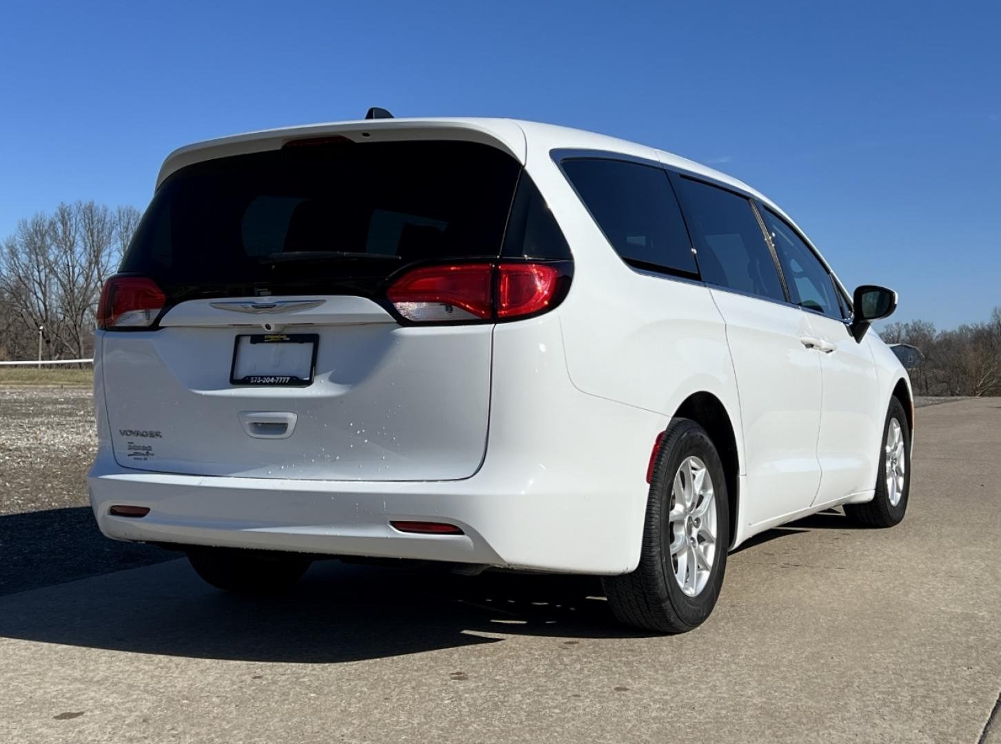 2021 WHITE /Gray Cloth CHRYSLER VOYAGER LX (2C4RC1CG5MR) with an 3.6L V6 engine, Automatic transmission, located at 2990 Old Orchard Rd., Jackson, MO, 63755, 37.354214, -89.612106 - 2021 Chrysler Voyager LX 1-Owner 95xxx miles Front Wheel Drive 3.6L V6 Automatic 3rd Row Backup Camera Power Driver Seat Stow 'N Go Bluetooth Cruise Power Windows/Locks/Mirrors We have financing available and we accept trades! Fill out a credit application on our website or come by toda - Photo#7