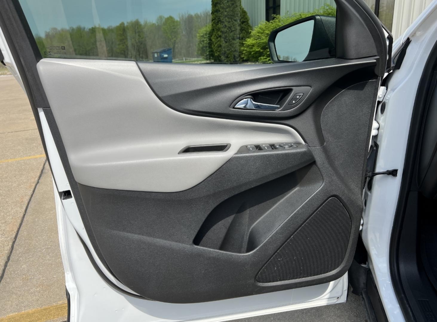 2021 WHITE /Gray Cloth CHEVROLET EQUINOX LS (3GNAXHEVXMS) with an 1.5L 4 Cyl. engine, Automatic transmission, located at 2990 Old Orchard Rd., Jackson, MO, 63755, 37.354214, -89.612106 - 2021 Chevrolet Equinox LS 93xxx miles Front Wheel Drive 1.5L 4 Cyl. Automatic Power Driver Seat Backup Camera Bluetooth Cruise Power Windows/Locks/Mirrors We have financing available and we accept trades! Fill out a credit application on our website or come by today! If you have any quest - Photo#11