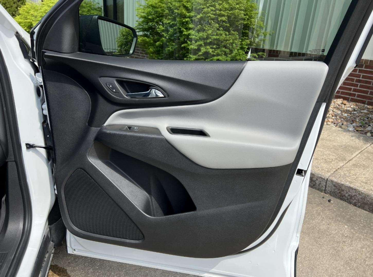 2021 WHITE /Gray Cloth CHEVROLET EQUINOX LS (3GNAXHEVXMS) with an 1.5L 4 Cyl. engine, Automatic transmission, located at 2990 Old Orchard Rd., Jackson, MO, 63755, 37.354214, -89.612106 - 2021 Chevrolet Equinox LS 93xxx miles Front Wheel Drive 1.5L 4 Cyl. Automatic Power Driver Seat Backup Camera Bluetooth Cruise Power Windows/Locks/Mirrors We have financing available and we accept trades! Fill out a credit application on our website or come by today! If you have any quest - Photo#13