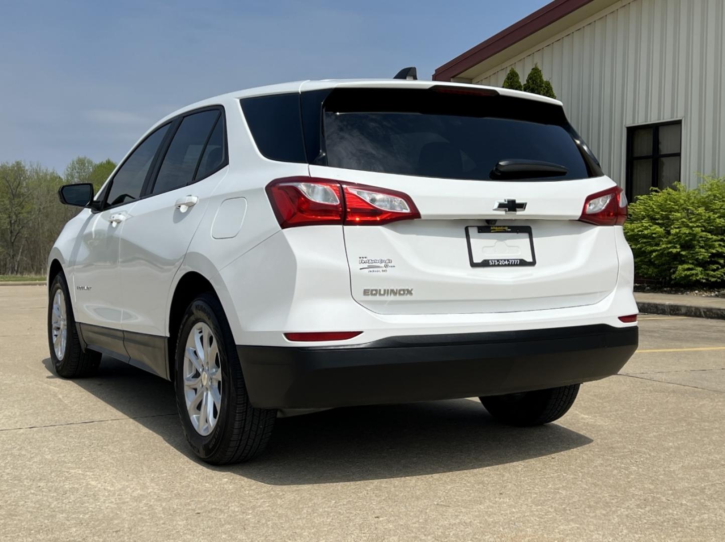 2021 WHITE /Gray Cloth CHEVROLET EQUINOX LS (3GNAXHEVXMS) with an 1.5L 4 Cyl. engine, Automatic transmission, located at 2990 Old Orchard Rd., Jackson, MO, 63755, 37.354214, -89.612106 - 2021 Chevrolet Equinox LS 93xxx miles Front Wheel Drive 1.5L 4 Cyl. Automatic Power Driver Seat Backup Camera Bluetooth Cruise Power Windows/Locks/Mirrors We have financing available and we accept trades! Fill out a credit application on our website or come by today! If you have any quest - Photo#8