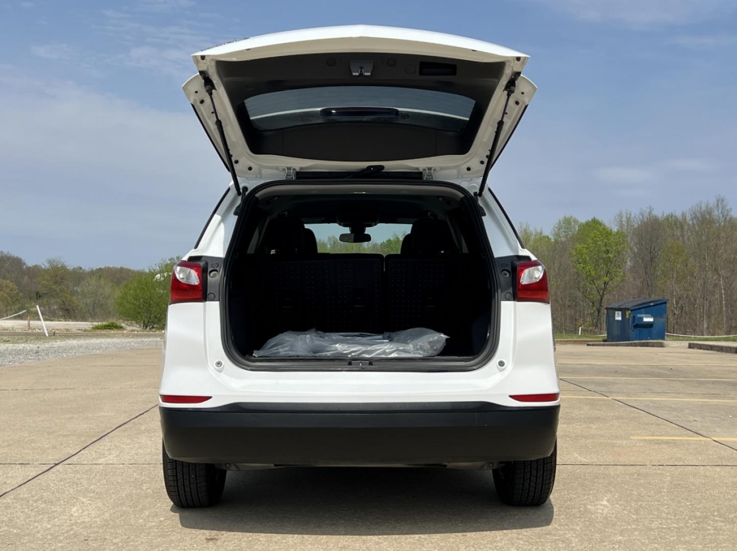 2021 WHITE /Gray Cloth CHEVROLET EQUINOX LS (3GNAXHEVXMS) with an 1.5L 4 Cyl. engine, Automatic transmission, located at 2990 Old Orchard Rd., Jackson, MO, 63755, 37.354214, -89.612106 - 2021 Chevrolet Equinox LS 93xxx miles Front Wheel Drive 1.5L 4 Cyl. Automatic Power Driver Seat Backup Camera Bluetooth Cruise Power Windows/Locks/Mirrors We have financing available and we accept trades! Fill out a credit application on our website or come by today! If you have any quest - Photo#17