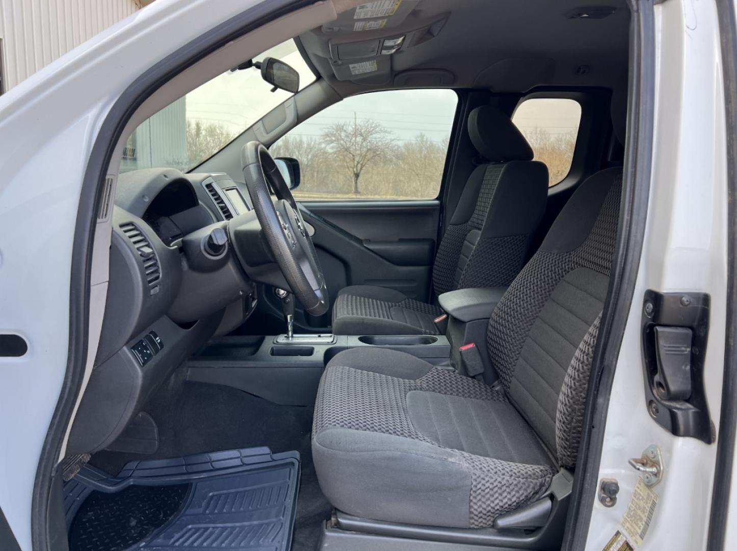 2019 WHITE /Black Cloth NISSAN FRONTIER SV (1N6BD0CT7KN) with an 2.5L 4 Cyl. engine, Automatic transmission, located at 2990 Old Orchard Rd., Jackson, MO, 63755, 37.354214, -89.612106 - 2019 Nissan Frontier SV Only 52xxx miles Rear Wheel Drive 2.5L 4 Cyl. Automatic Backup Camera Bluetooth Cruise Power Windows/Locks/Mirrors We have financing available and we accept trades! Fill out a credit application on our website or come by today! If you have any questions, give us a c - Photo#11