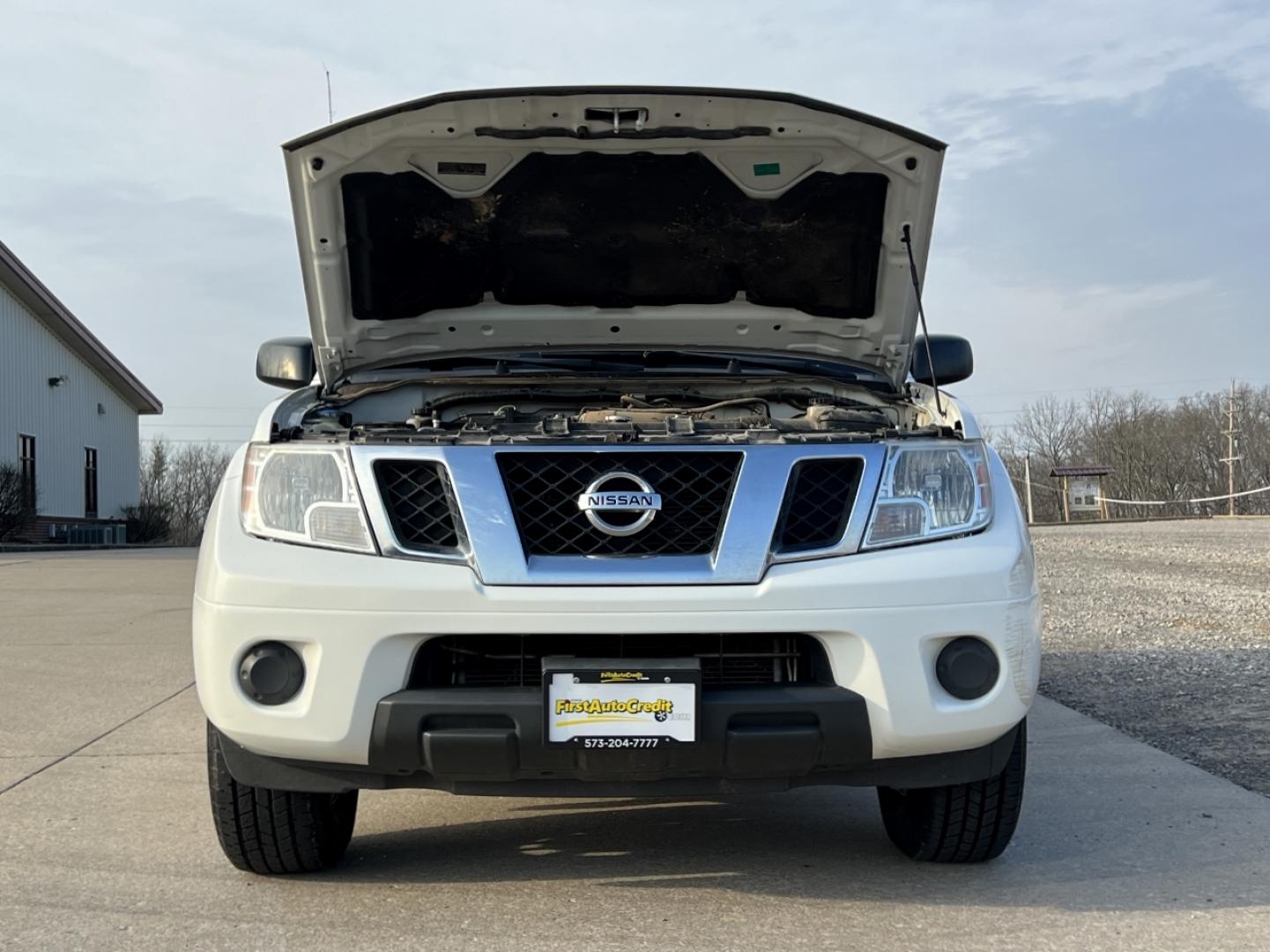 2019 WHITE /Black Cloth NISSAN FRONTIER SV (1N6BD0CT7KN) with an 2.5L 4 Cyl. engine, Automatic transmission, located at 2990 Old Orchard Rd., Jackson, MO, 63755, 37.354214, -89.612106 - 2019 Nissan Frontier SV Only 52xxx miles Rear Wheel Drive 2.5L 4 Cyl. Automatic Backup Camera Bluetooth Cruise Power Windows/Locks/Mirrors We have financing available and we accept trades! Fill out a credit application on our website or come by today! If you have any questions, give us a c - Photo#32