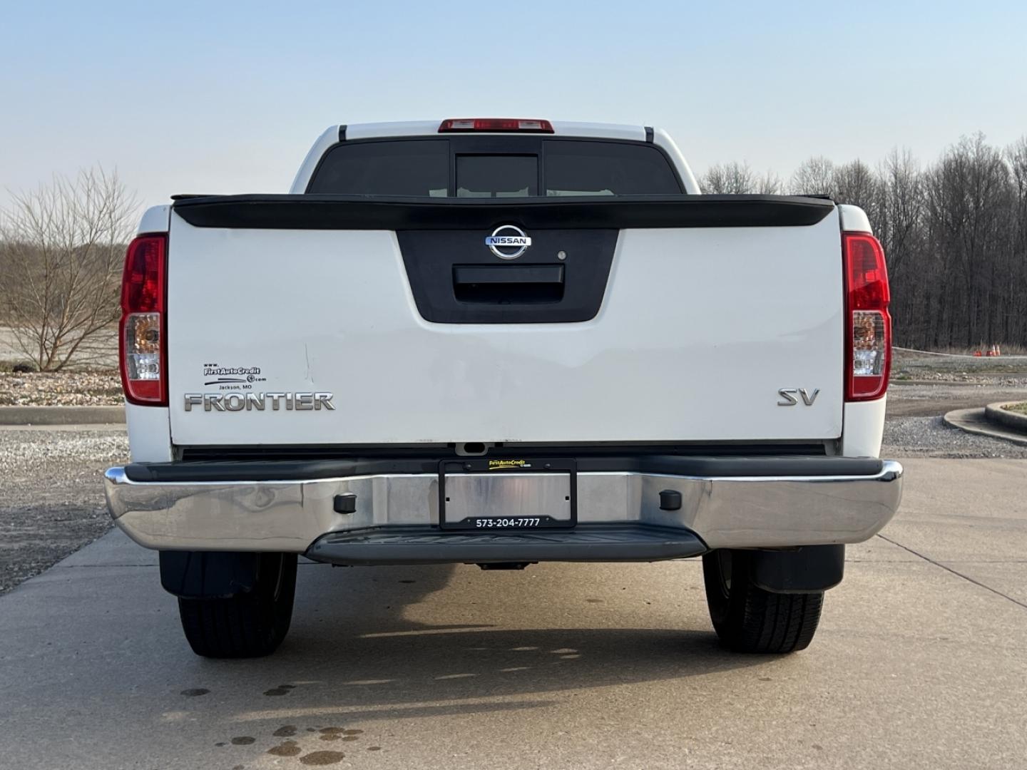 2019 WHITE /Black Cloth NISSAN FRONTIER SV (1N6BD0CT7KN) with an 2.5L 4 Cyl. engine, Automatic transmission, located at 2990 Old Orchard Rd., Jackson, MO, 63755, 37.354214, -89.612106 - 2019 Nissan Frontier SV Only 52xxx miles Rear Wheel Drive 2.5L 4 Cyl. Automatic Backup Camera Bluetooth Cruise Power Windows/Locks/Mirrors We have financing available and we accept trades! Fill out a credit application on our website or come by today! If you have any questions, give us a c - Photo#8