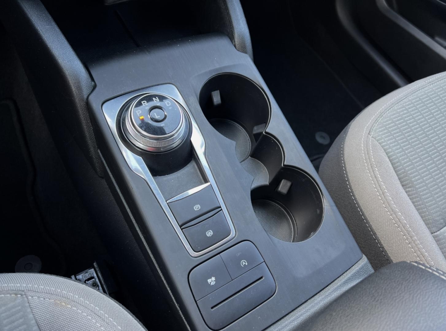 2020 WHITE /Gray Cloth FORD ESCAPE S (1FMCU9F69LU) with an 1.5L 3 Cyl. engine, Automatic transmission, located at 2990 Old Orchard Rd., Jackson, MO, 63755, 37.354214, -89.612106 - 2020 Ford Escape S 1-Owner 76xxx miles 4 Wheel Drive 1.5L 3 Cyl. Automatic Backup Camera Bluetooth Cruise Power Windows/Locks/Mirrors We have financing available and we accept trades! Fill out a credit application on our website or come by today! If you have any questions, give us a call - Photo#20