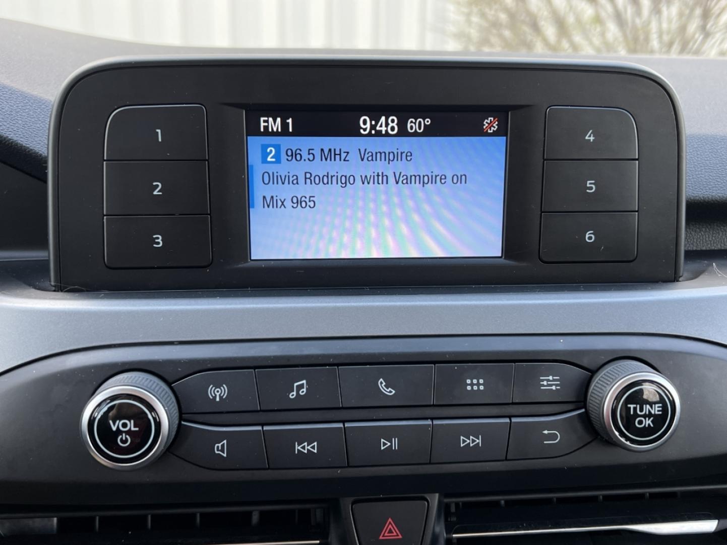 2020 WHITE /Gray Cloth FORD ESCAPE S (1FMCU9F69LU) with an 1.5L 3 Cyl. engine, Automatic transmission, located at 2990 Old Orchard Rd., Jackson, MO, 63755, 37.354214, -89.612106 - 2020 Ford Escape S 1-Owner 76xxx miles 4 Wheel Drive 1.5L 3 Cyl. Automatic Backup Camera Bluetooth Cruise Power Windows/Locks/Mirrors We have financing available and we accept trades! Fill out a credit application on our website or come by today! If you have any questions, give us a call - Photo#22