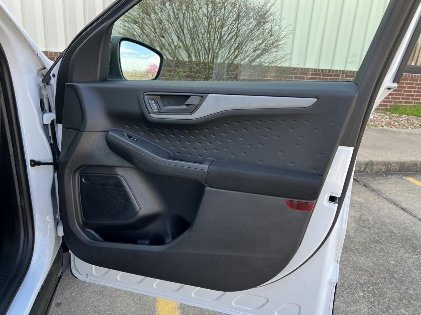 2020 WHITE /Gray Cloth FORD ESCAPE S (1FMCU9F69LU) with an 1.5L 3 Cyl. engine, Automatic transmission, located at 2990 Old Orchard Rd., Jackson, MO, 63755, 37.354214, -89.612106 - 2020 Ford Escape S 1-Owner 76xxx miles 4 Wheel Drive 1.5L 3 Cyl. Automatic Backup Camera Bluetooth Cruise Power Windows/Locks/Mirrors We have financing available and we accept trades! Fill out a credit application on our website or come by today! If you have any questions, give us a call - Photo#12