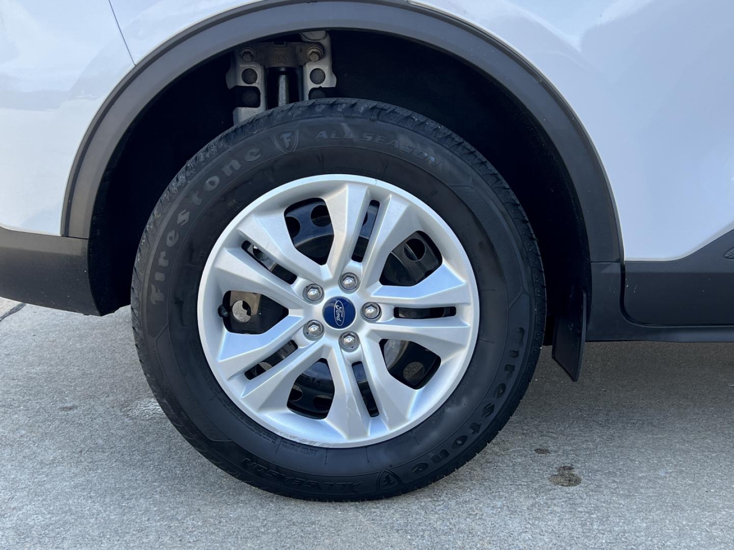 2020 WHITE /Gray Cloth FORD ESCAPE S (1FMCU9F69LU) with an 1.5L 3 Cyl. engine, Automatic transmission, located at 2990 Old Orchard Rd., Jackson, MO, 63755, 37.354214, -89.612106 - 2020 Ford Escape S 1-Owner 76xxx miles 4 Wheel Drive 1.5L 3 Cyl. Automatic Backup Camera Bluetooth Cruise Power Windows/Locks/Mirrors We have financing available and we accept trades! Fill out a credit application on our website or come by today! If you have any questions, give us a call - Photo#33