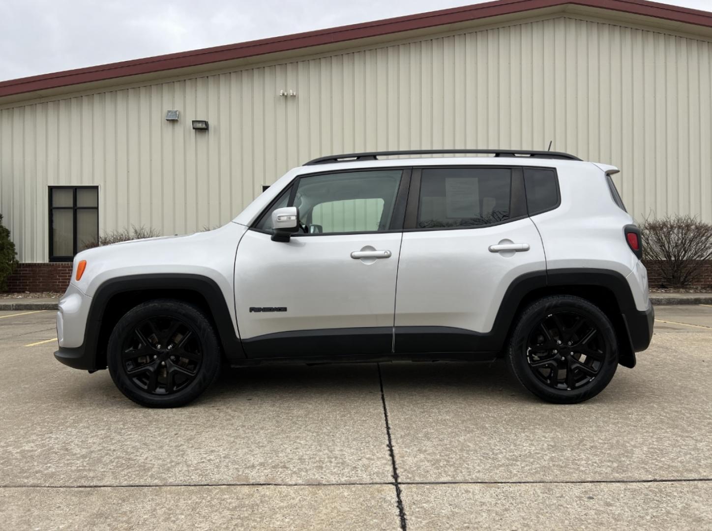 2019 SILVER /Black Cloth JEEP RENEGADE LATITUDE (ZACNJABB5KP) with an 2.4L 4 Cyl. engine, Automatic transmission, located at 2990 Old Orchard Rd., Jackson, MO, 63755, 37.354214, -89.612106 - 2019 Jeep Renegade Latitude 75xxx miles Front Wheel Drive 2.4L 4 Cyl. Automatic Backup Camera Bluetooth Cruise Power Windows/Locks/Mirrors We have financing available and we accept trades! Fill out a credit application on our website or come by today! If you have any questions, give us a c - Photo#4