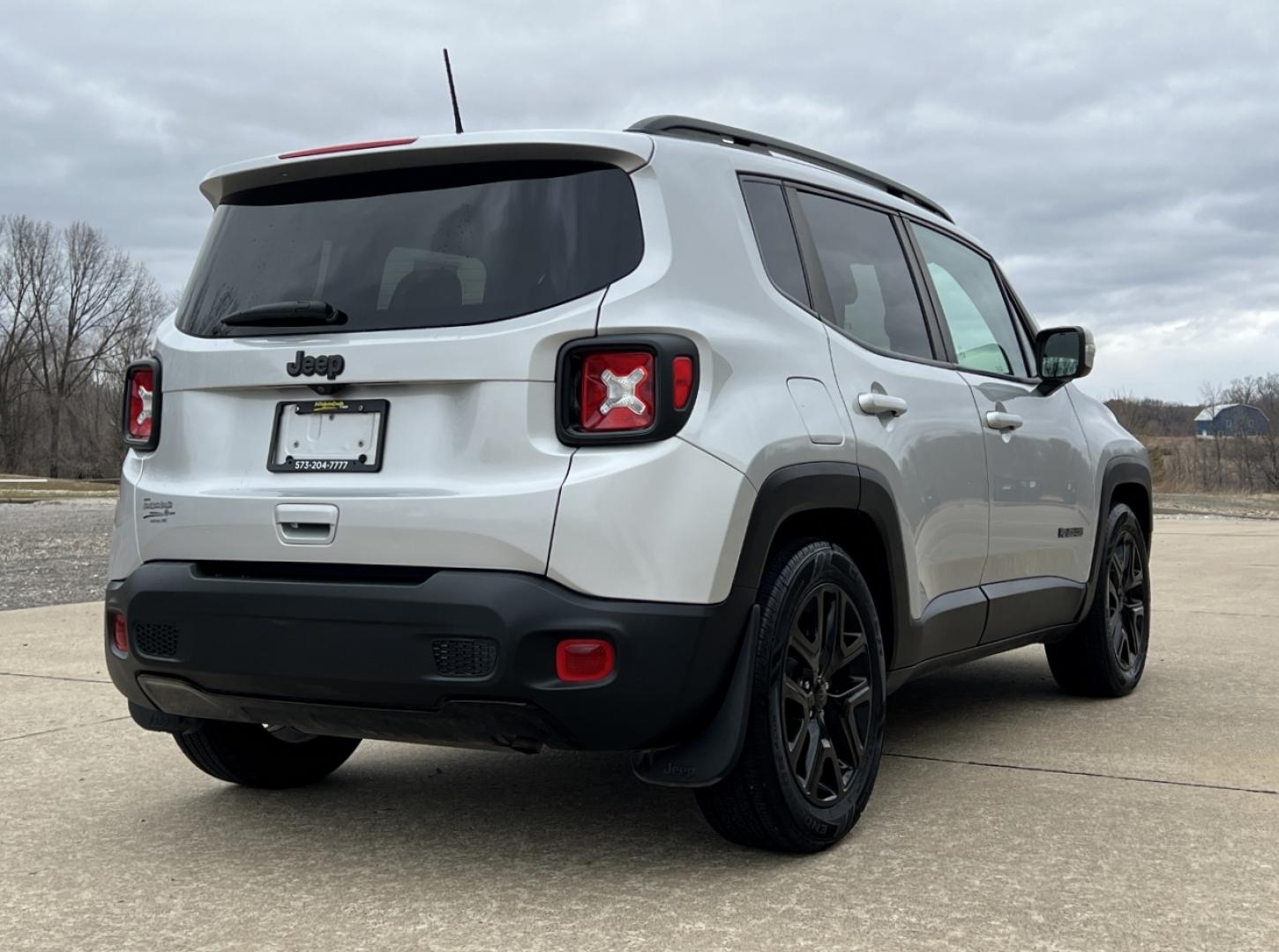 2019 SILVER /Black Cloth JEEP RENEGADE LATITUDE (ZACNJABB5KP) with an 2.4L 4 Cyl. engine, Automatic transmission, located at 2990 Old Orchard Rd., Jackson, MO, 63755, 37.354214, -89.612106 - 2019 Jeep Renegade Latitude 75xxx miles Front Wheel Drive 2.4L 4 Cyl. Automatic Backup Camera Bluetooth Cruise Power Windows/Locks/Mirrors We have financing available and we accept trades! Fill out a credit application on our website or come by today! If you have any questions, give us a c - Photo#6