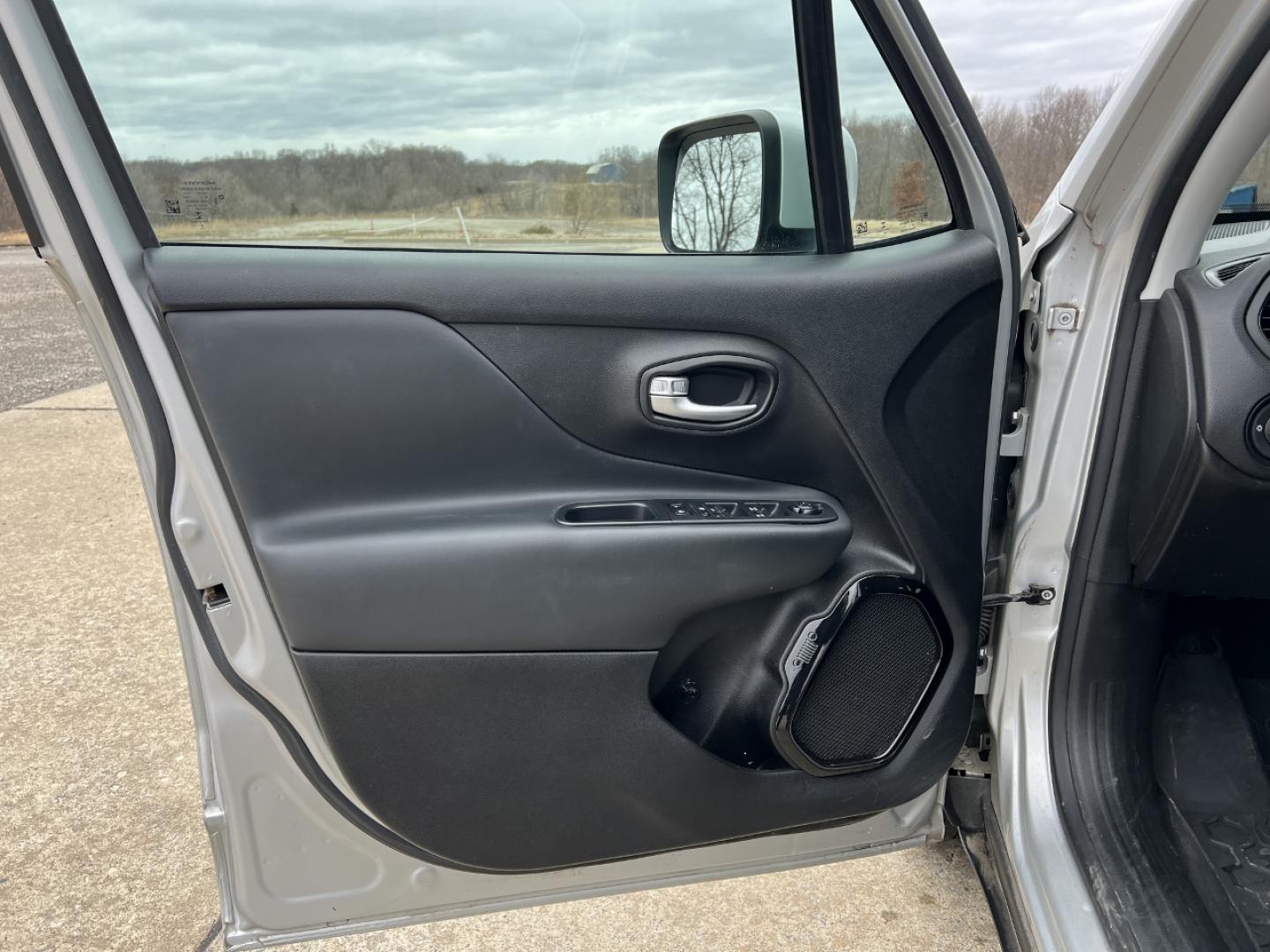 2019 SILVER /Black Cloth JEEP RENEGADE LATITUDE (ZACNJABB5KP) with an 2.4L 4 Cyl. engine, Automatic transmission, located at 2990 Old Orchard Rd., Jackson, MO, 63755, 37.354214, -89.612106 - 2019 Jeep Renegade Latitude 75xxx miles Front Wheel Drive 2.4L 4 Cyl. Automatic Backup Camera Bluetooth Cruise Power Windows/Locks/Mirrors We have financing available and we accept trades! Fill out a credit application on our website or come by today! If you have any questions, give us a c - Photo#10
