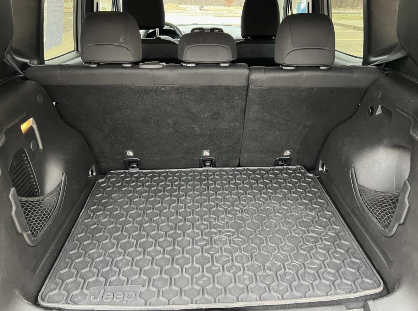 2019 SILVER /Black Cloth JEEP RENEGADE LATITUDE (ZACNJABB5KP) with an 2.4L 4 Cyl. engine, Automatic transmission, located at 2990 Old Orchard Rd., Jackson, MO, 63755, 37.354214, -89.612106 - 2019 Jeep Renegade Latitude 75xxx miles Front Wheel Drive 2.4L 4 Cyl. Automatic Backup Camera Bluetooth Cruise Power Windows/Locks/Mirrors We have financing available and we accept trades! Fill out a credit application on our website or come by today! If you have any questions, give us a c - Photo#17