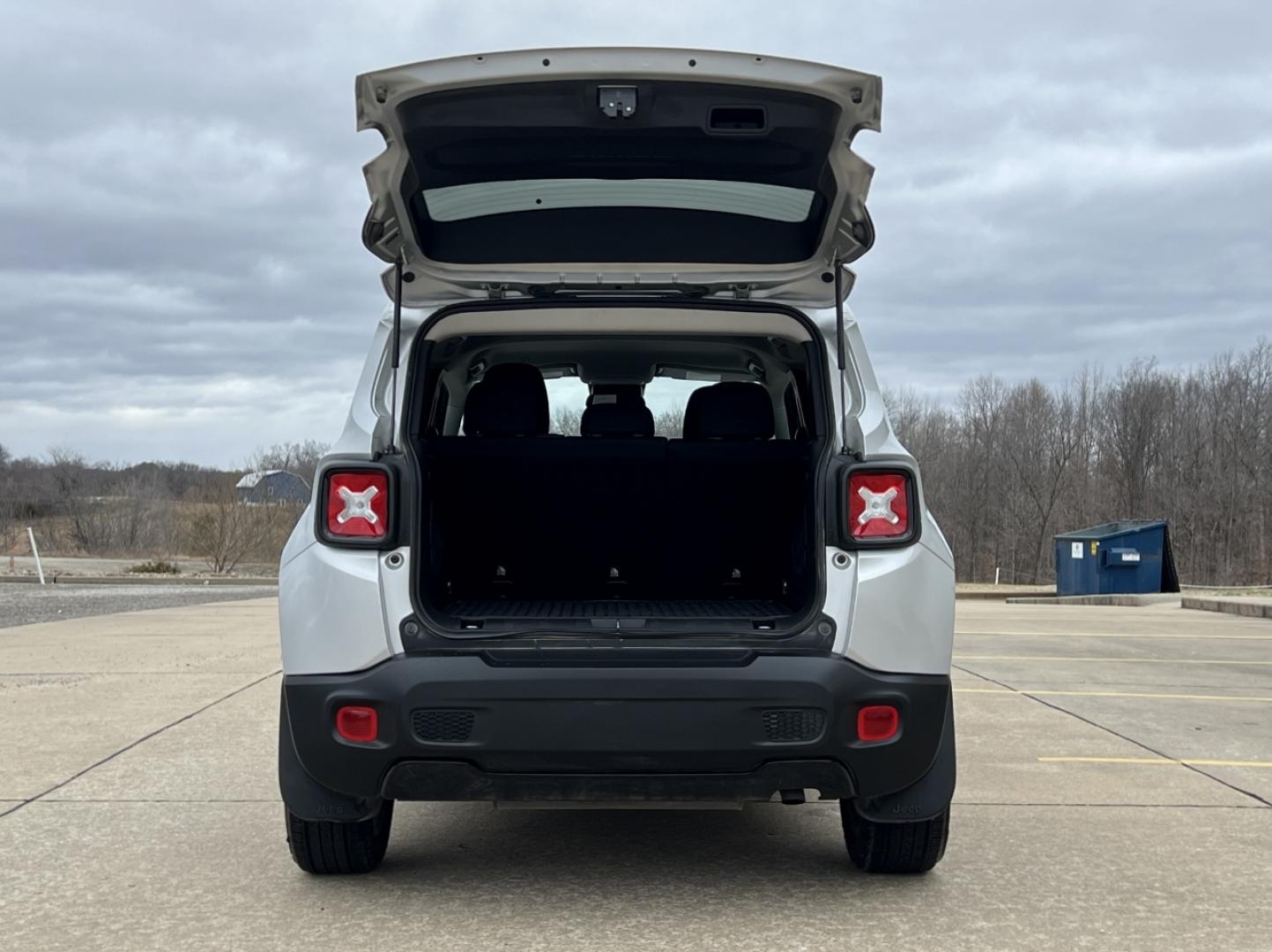 2019 SILVER /Black Cloth JEEP RENEGADE LATITUDE (ZACNJABB5KP) with an 2.4L 4 Cyl. engine, Automatic transmission, located at 2990 Old Orchard Rd., Jackson, MO, 63755, 37.354214, -89.612106 - 2019 Jeep Renegade Latitude 75xxx miles Front Wheel Drive 2.4L 4 Cyl. Automatic Backup Camera Bluetooth Cruise Power Windows/Locks/Mirrors We have financing available and we accept trades! Fill out a credit application on our website or come by today! If you have any questions, give us a c - Photo#16