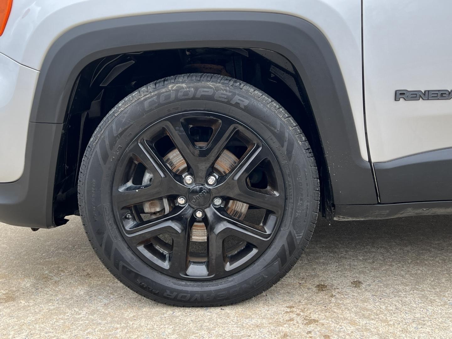 2019 SILVER /Black Cloth JEEP RENEGADE LATITUDE (ZACNJABB5KP) with an 2.4L 4 Cyl. engine, Automatic transmission, located at 2990 Old Orchard Rd., Jackson, MO, 63755, 37.354214, -89.612106 - 2019 Jeep Renegade Latitude 75xxx miles Front Wheel Drive 2.4L 4 Cyl. Automatic Backup Camera Bluetooth Cruise Power Windows/Locks/Mirrors We have financing available and we accept trades! Fill out a credit application on our website or come by today! If you have any questions, give us a c - Photo#29