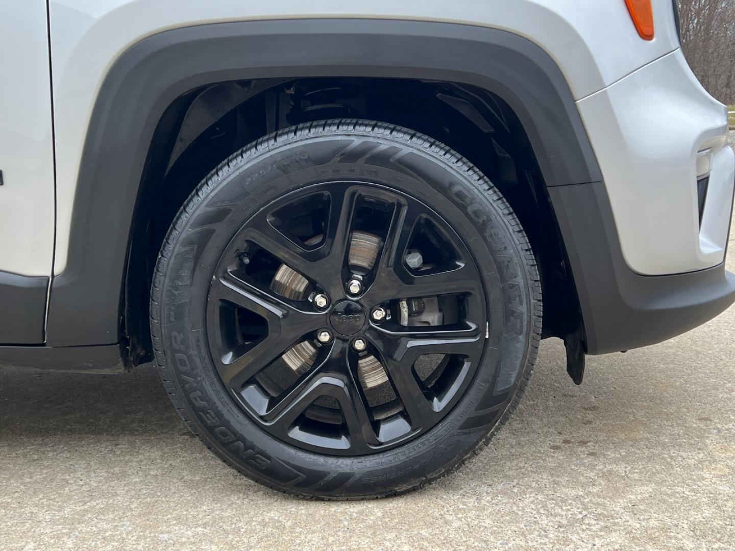 2019 SILVER /Black Cloth JEEP RENEGADE LATITUDE (ZACNJABB5KP) with an 2.4L 4 Cyl. engine, Automatic transmission, located at 2990 Old Orchard Rd., Jackson, MO, 63755, 37.354214, -89.612106 - 2019 Jeep Renegade Latitude 75xxx miles Front Wheel Drive 2.4L 4 Cyl. Automatic Backup Camera Bluetooth Cruise Power Windows/Locks/Mirrors We have financing available and we accept trades! Fill out a credit application on our website or come by today! If you have any questions, give us a c - Photo#33