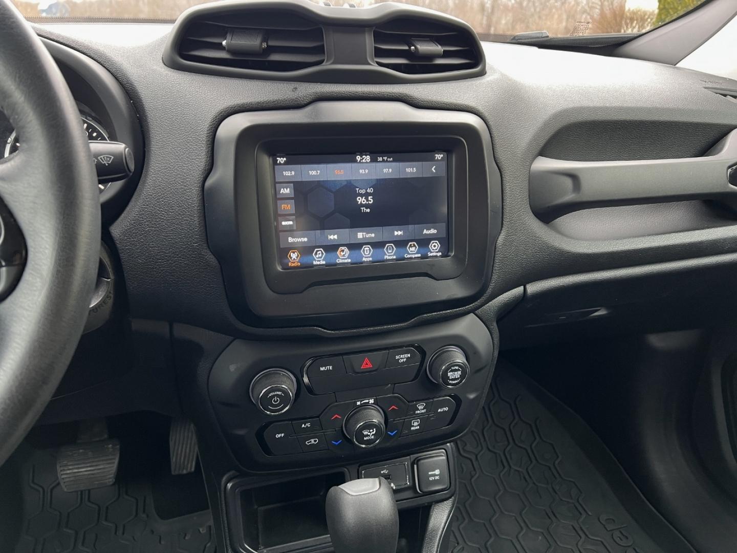 2019 SILVER /Black Cloth JEEP RENEGADE LATITUDE (ZACNJABB5KP) with an 2.4L 4 Cyl. engine, Automatic transmission, located at 2990 Old Orchard Rd., Jackson, MO, 63755, 37.354214, -89.612106 - 2019 Jeep Renegade Latitude 75xxx miles Front Wheel Drive 2.4L 4 Cyl. Automatic Backup Camera Bluetooth Cruise Power Windows/Locks/Mirrors We have financing available and we accept trades! Fill out a credit application on our website or come by today! If you have any questions, give us a c - Photo#22