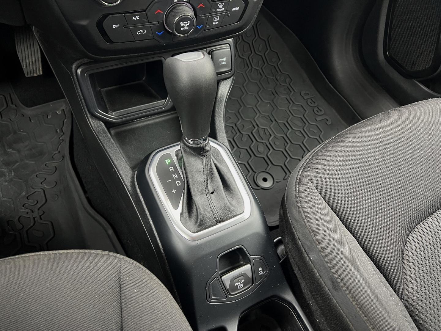 2019 SILVER /Black Cloth JEEP RENEGADE LATITUDE (ZACNJABB5KP) with an 2.4L 4 Cyl. engine, Automatic transmission, located at 2990 Old Orchard Rd., Jackson, MO, 63755, 37.354214, -89.612106 - 2019 Jeep Renegade Latitude 75xxx miles Front Wheel Drive 2.4L 4 Cyl. Automatic Backup Camera Bluetooth Cruise Power Windows/Locks/Mirrors We have financing available and we accept trades! Fill out a credit application on our website or come by today! If you have any questions, give us a c - Photo#21