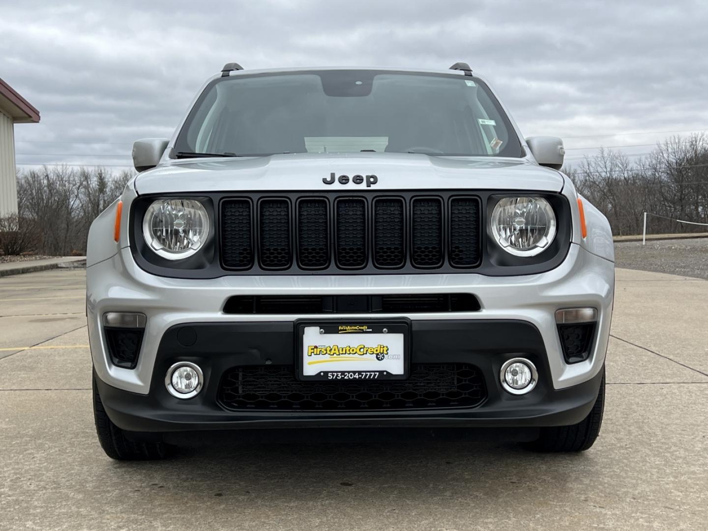 2019 SILVER /Black Cloth JEEP RENEGADE LATITUDE (ZACNJABB5KP) with an 2.4L 4 Cyl. engine, Automatic transmission, located at 2990 Old Orchard Rd., Jackson, MO, 63755, 37.354214, -89.612106 - 2019 Jeep Renegade Latitude 76xxx miles Front Wheel Drive 2.4L 4 Cyl. Automatic Backup Camera Bluetooth Cruise Power Windows/Locks/Mirrors We have financing available and we accept trades! Fill out a credit application on our website or come by today! If you have any questions, give us a c - Photo#9