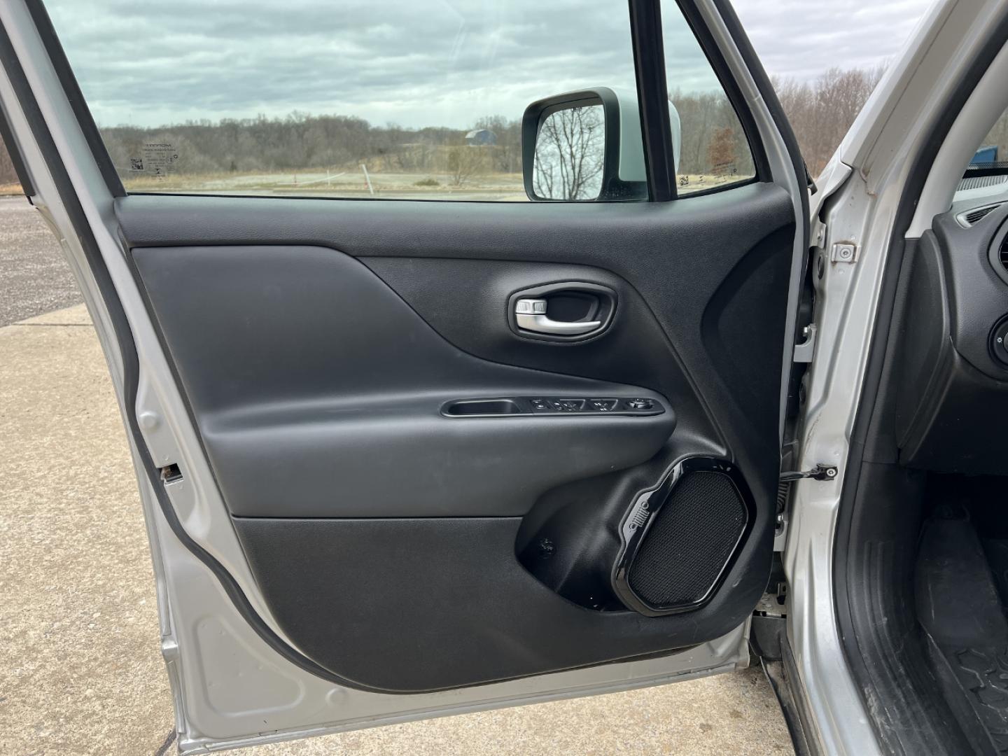 2019 SILVER /Black Cloth JEEP RENEGADE LATITUDE (ZACNJABB5KP) with an 2.4L 4 Cyl. engine, Automatic transmission, located at 2990 Old Orchard Rd., Jackson, MO, 63755, 37.354214, -89.612106 - 2019 Jeep Renegade Latitude 76xxx miles Front Wheel Drive 2.4L 4 Cyl. Automatic Backup Camera Bluetooth Cruise Power Windows/Locks/Mirrors We have financing available and we accept trades! Fill out a credit application on our website or come by today! If you have any questions, give us a c - Photo#11