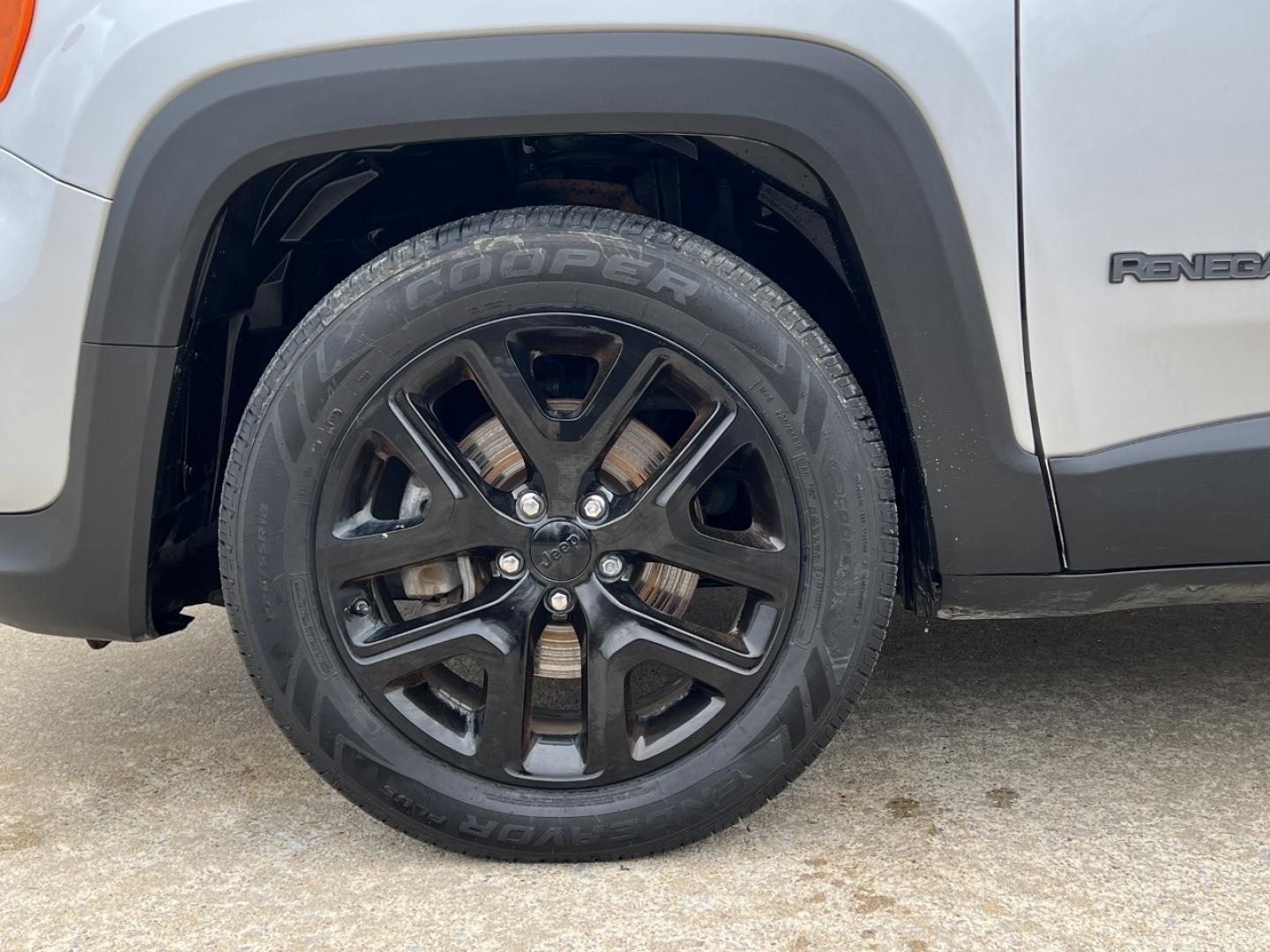 2019 SILVER /Black Cloth JEEP RENEGADE LATITUDE (ZACNJABB5KP) with an 2.4L 4 Cyl. engine, Automatic transmission, located at 2990 Old Orchard Rd., Jackson, MO, 63755, 37.354214, -89.612106 - 2019 Jeep Renegade Latitude 76xxx miles Front Wheel Drive 2.4L 4 Cyl. Automatic Backup Camera Bluetooth Cruise Power Windows/Locks/Mirrors We have financing available and we accept trades! Fill out a credit application on our website or come by today! If you have any questions, give us a c - Photo#30