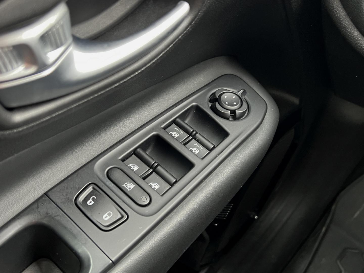 2019 SILVER /Black Cloth JEEP RENEGADE LATITUDE (ZACNJABB5KP) with an 2.4L 4 Cyl. engine, Automatic transmission, located at 2990 Old Orchard Rd., Jackson, MO, 63755, 37.354214, -89.612106 - 2019 Jeep Renegade Latitude 76xxx miles Front Wheel Drive 2.4L 4 Cyl. Automatic Backup Camera Bluetooth Cruise Power Windows/Locks/Mirrors We have financing available and we accept trades! Fill out a credit application on our website or come by today! If you have any questions, give us a c - Photo#27