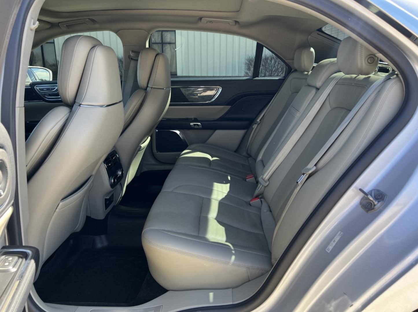 2018 SILVER /Tan Leather Lincoln Continental Reserve AWD (1LN6L9NC3J5) with an 3.0L V6 engine, Automatic transmission, located at 2990 Old Orchard Rd., Jackson, MO, 63755, 37.354214, -89.612106 - 2018 Lincoln Continental Reserve 100xxx miles All Wheel Drive 3.0L V6 Automatic Leather Navigation Power/Heated/Cooled Seats Heated Rear Seats Heating Steering Wheel Backup Camera Sunroof Bluetooth Remote Start Cruise Power Windows/Locks/Mirrors We have financing available and we acc - Photo#20