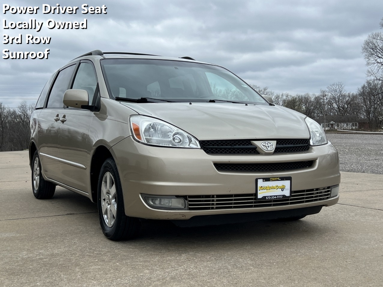 photo of 2004 TOYOTA SIENNA XLE