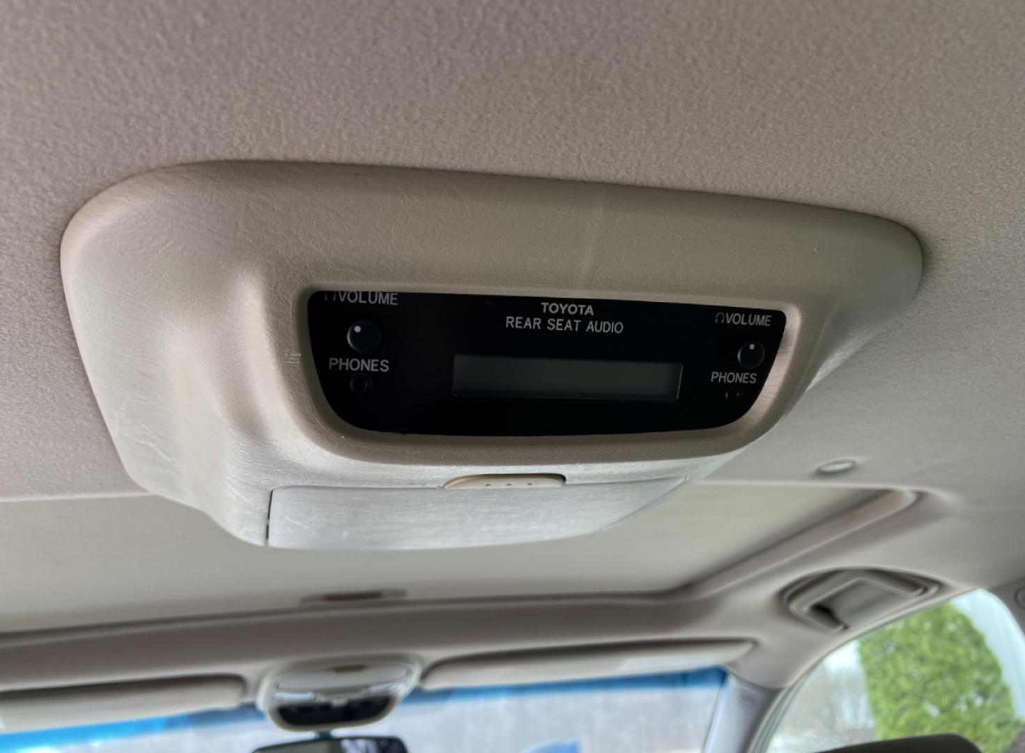 2004 GOLD /Tan Cloth TOYOTA SIENNA XLE (5TDZA22C94S) with an 3.3L V6 engine, Automatic transmission, located at 506 S. Kingshighway, Cape Girardeau, MO, 63703, 37.294994, -89.556206 - 2004 Toyota Sienna XLE 176xxx miles Front Wheel Drive 3.3L V6 Automatic 3rd Row Power Driver Seat Sunroof Cruise Power Windows/Locks/Mirrors We have financing available and we accept trades! Fill out a credit application on our website or come by today! If you have any questions, give us - Photo#30