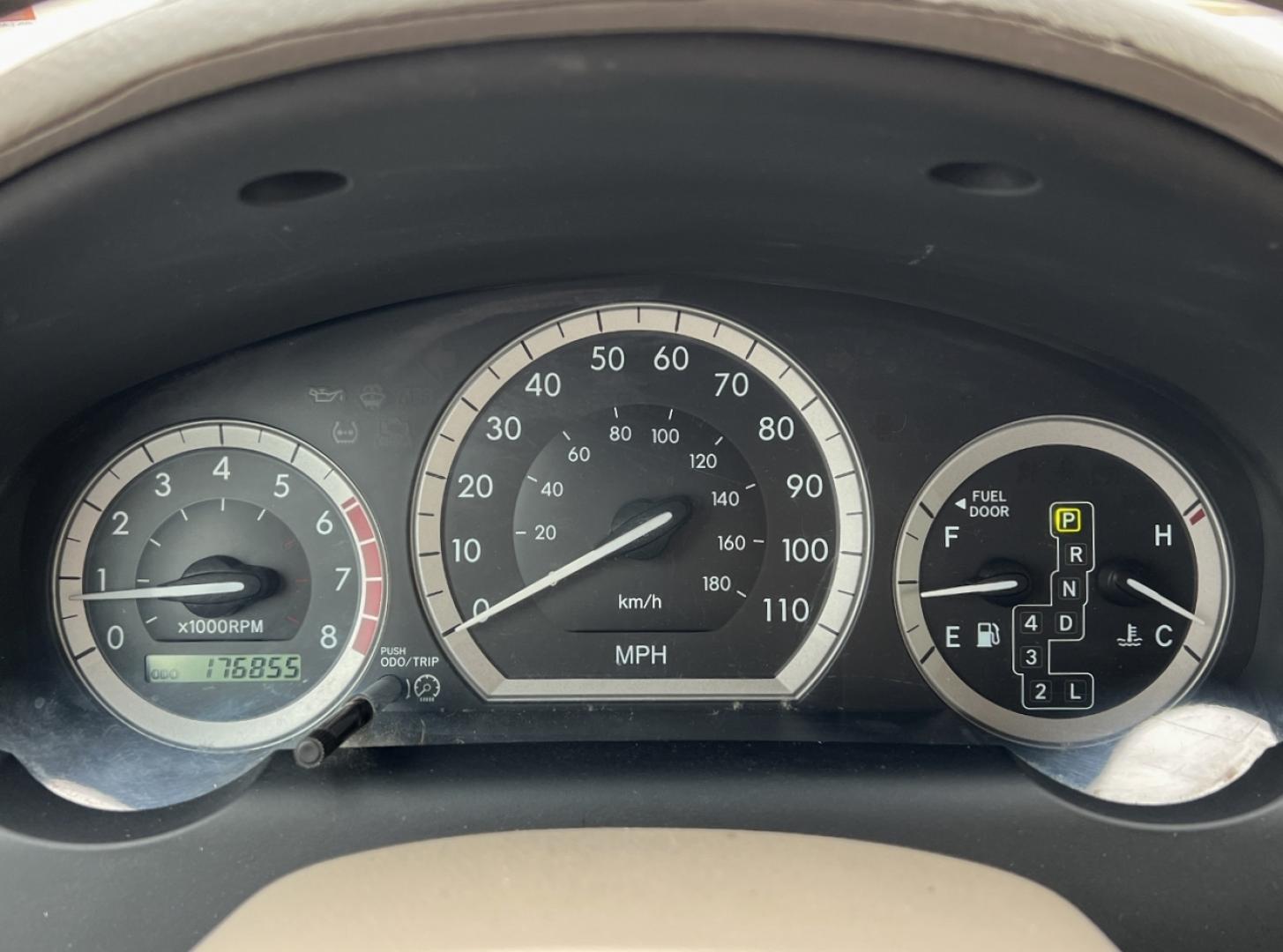 2004 GOLD /Tan Cloth TOYOTA SIENNA XLE (5TDZA22C94S) with an 3.3L V6 engine, Automatic transmission, located at 506 S. Kingshighway, Cape Girardeau, MO, 63703, 37.294994, -89.556206 - 2004 Toyota Sienna XLE 176xxx miles Front Wheel Drive 3.3L V6 Automatic 3rd Row Power Driver Seat Sunroof Cruise Power Windows/Locks/Mirrors We have financing available and we accept trades! Fill out a credit application on our website or come by today! If you have any questions, give us - Photo#1