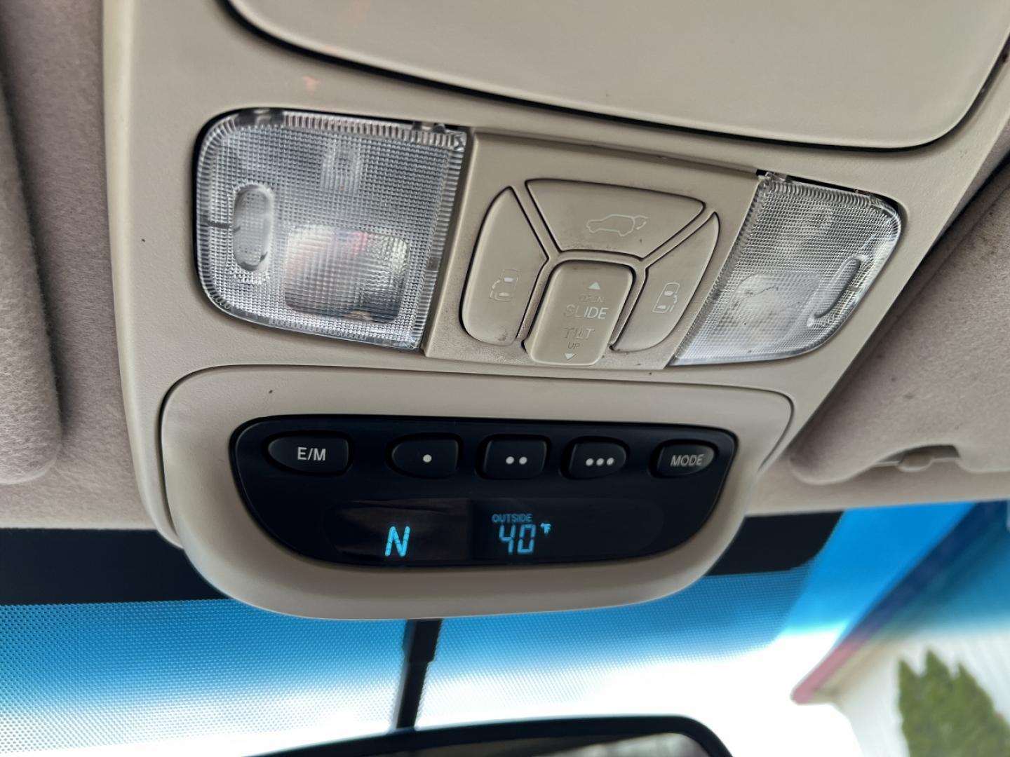 2004 GOLD /Tan Cloth TOYOTA SIENNA XLE (5TDZA22C94S) with an 3.3L V6 engine, Automatic transmission, located at 506 S. Kingshighway, Cape Girardeau, MO, 63703, 37.294994, -89.556206 - 2004 Toyota Sienna XLE 176xxx miles Front Wheel Drive 3.3L V6 Automatic 3rd Row Power Driver Seat Sunroof Cruise Power Windows/Locks/Mirrors We have financing available and we accept trades! Fill out a credit application on our website or come by today! If you have any questions, give us - Photo#29