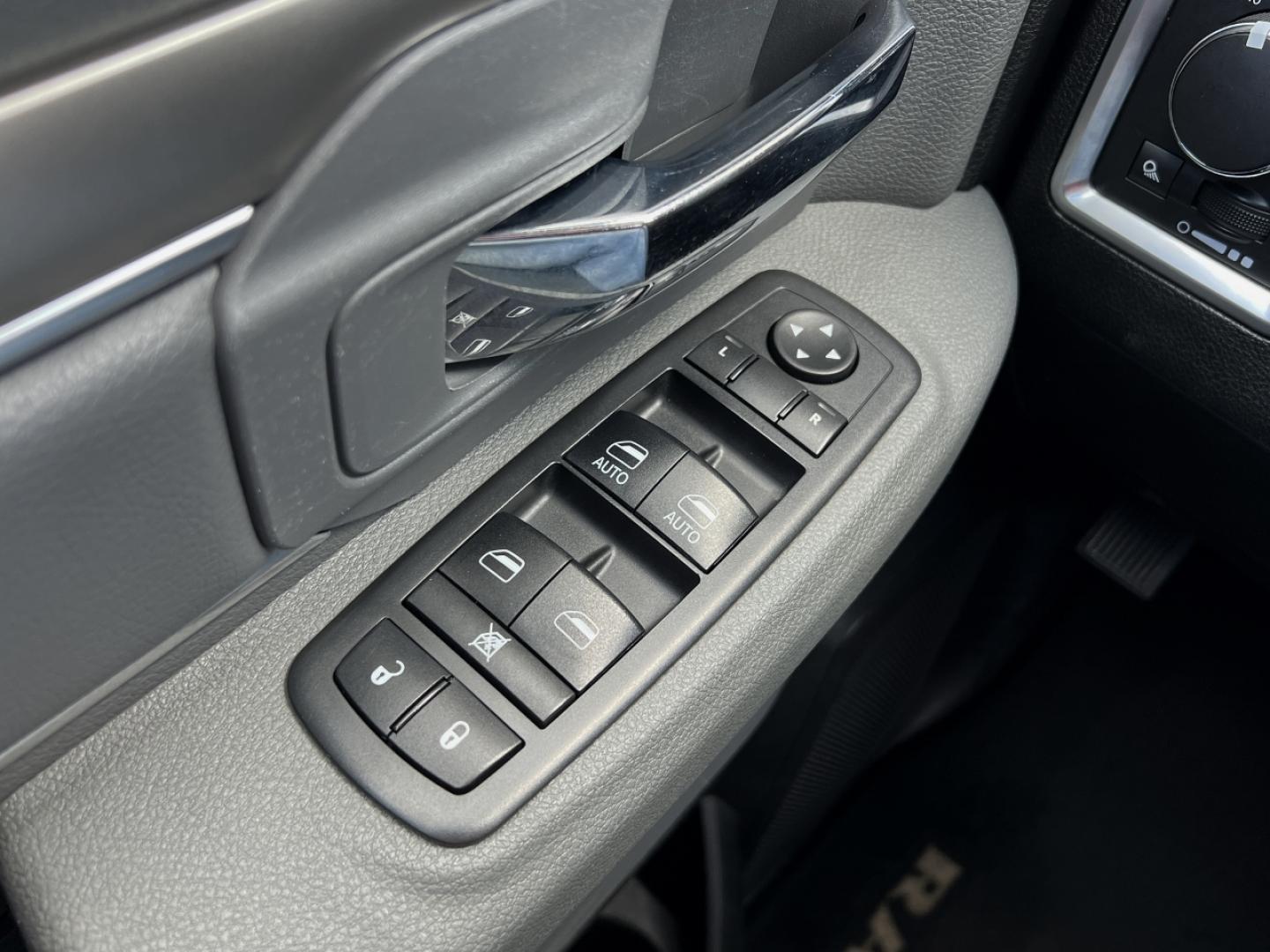 2019 MAROON /Gray Cloth RAM 1500 CLASSIC SLT (1C6RR7TT3KS) with an 5.7L V8 engine, Automatic transmission, located at 2990 Old Orchard Rd., Jackson, MO, 63755, 37.354214, -89.612106 - 2019 Ram 1500 Classic SLT 184xxx miles 4x4 5.7L V8 HEMI Automatic Backup Camera Bluetooth Cruise Power Windows/Locks/Mirrors We have financing available and we accept trades! Fill out a credit application on our website or come by today! If you have any questions, give us a call at (573) 2 - Photo#27