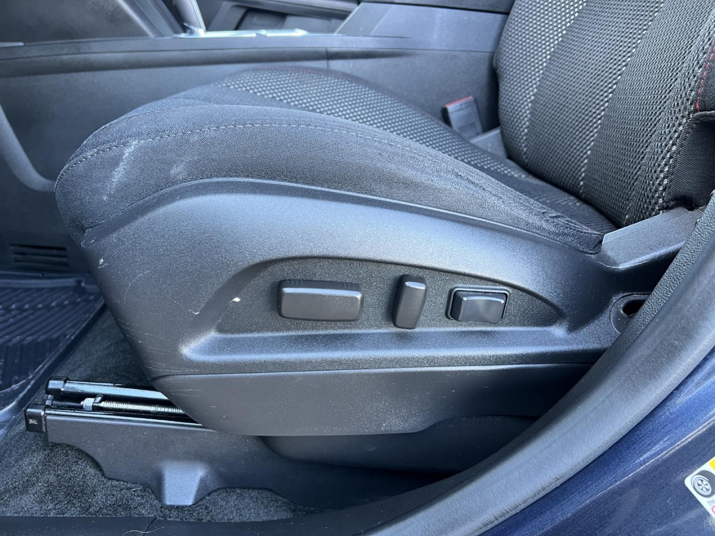 2015 BLUE /Black Cloth CHEVROLET EQUINOX LT (2GNALBEK3F1) with an 2.4L 4 Cyl. engine, Automatic transmission, located at 2990 Old Orchard Rd., Jackson, MO, 63755, 37.354214, -89.612106 - 2015 Chevrolet Equinox LT 102xxx miles Front Wheel Drive 2.4L 4 Cyl. Automatic Backup Camera Power Driver Seat Bluetooth Remote Start Cruise Power Windows/Locks/Mirrors We have financing available and we accept trades! Fill out a credit application on our website or come by today! If you - Photo#3