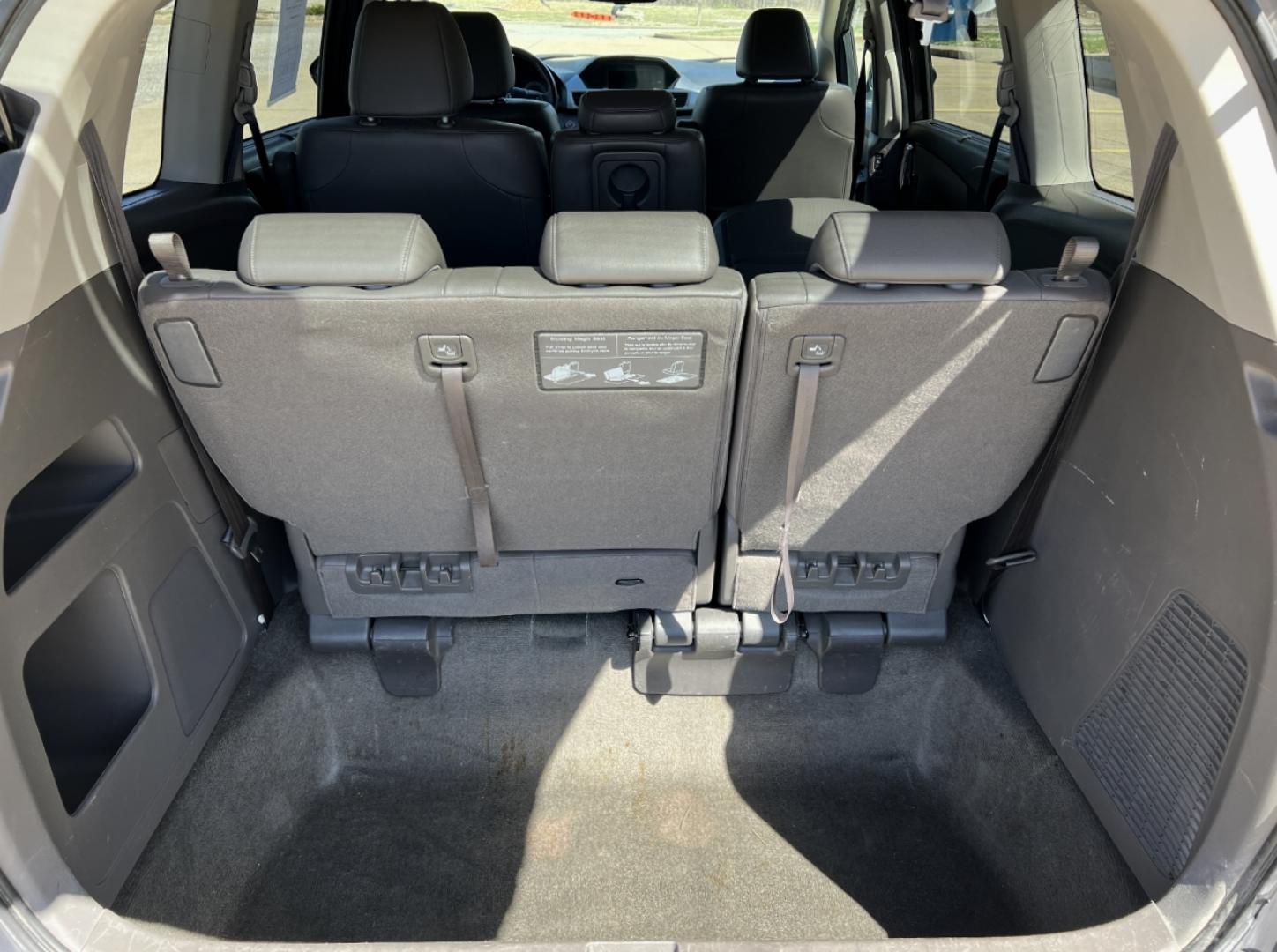 2016 GREY /Gray Leather HONDA ODYSSEY EXL (5FNRL5H60GB) with an 3.5L V6 engine, Automatic transmission, located at 2990 Old Orchard Rd., Jackson, MO, 63755, 37.354214, -89.612106 - 2016 Honda Odyssey EX-L 1-Owner 178xxx miles Front Wheel Drive 3.5L V6 Automatic Leather 3rd Row Power/Heated Seats Backup Camera Sunroof Bluetooth Cruise Power Windows/Locks/Mirrors We have financing available and we accept trades! Fill out a credit application on our website or come - Photo#21