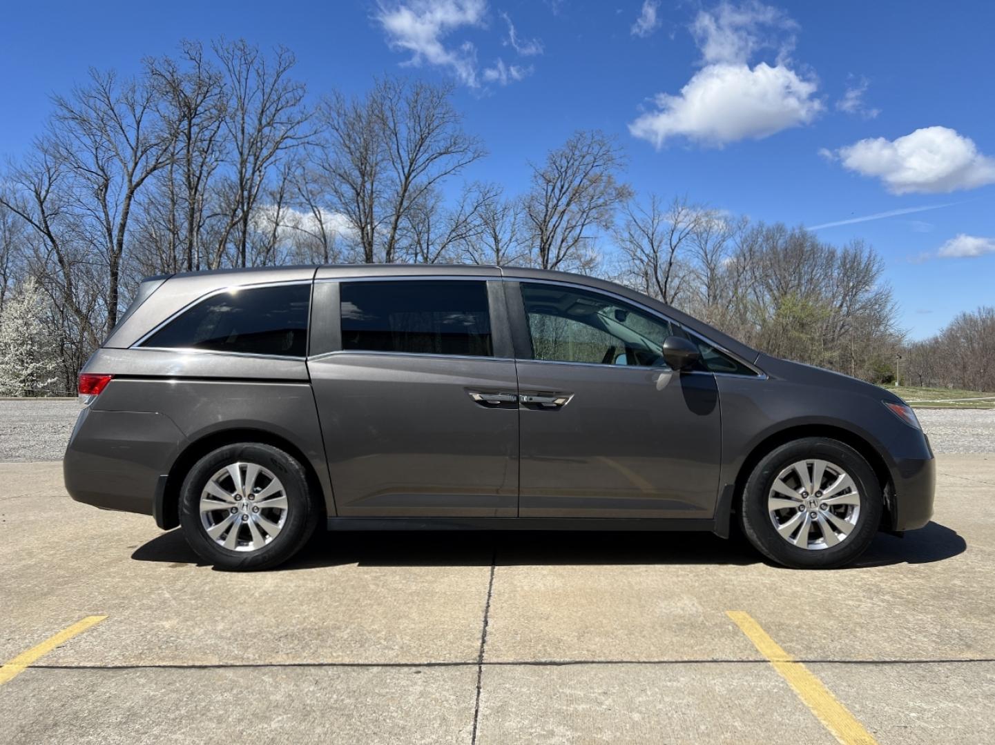 2016 GREY /Gray Leather HONDA ODYSSEY EXL (5FNRL5H60GB) with an 3.5L V6 engine, Automatic transmission, located at 2990 Old Orchard Rd., Jackson, MO, 63755, 37.354214, -89.612106 - 2016 Honda Odyssey EX-L 1-Owner 178xxx miles Front Wheel Drive 3.5L V6 Automatic Leather 3rd Row Power/Heated Seats Backup Camera Sunroof Bluetooth Cruise Power Windows/Locks/Mirrors We have financing available and we accept trades! Fill out a credit application on our website or come - Photo#8