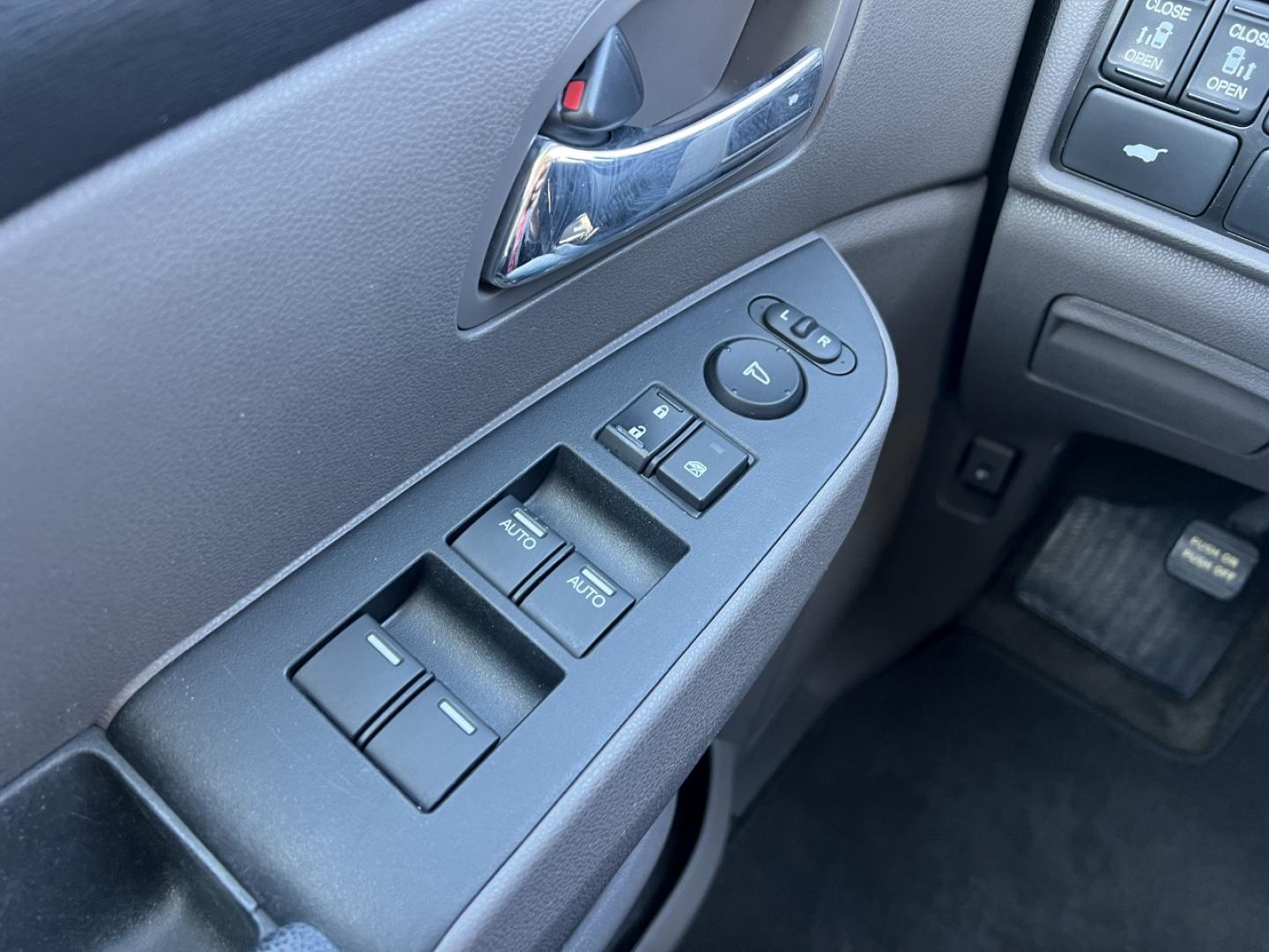 2016 GREY /Gray Leather HONDA ODYSSEY EXL (5FNRL5H60GB) with an 3.5L V6 engine, Automatic transmission, located at 2990 Old Orchard Rd., Jackson, MO, 63755, 37.354214, -89.612106 - 2016 Honda Odyssey EX-L 1-Owner 178xxx miles Front Wheel Drive 3.5L V6 Automatic Leather 3rd Row Power/Heated Seats Backup Camera Sunroof Bluetooth Cruise Power Windows/Locks/Mirrors We have financing available and we accept trades! Fill out a credit application on our website or come - Photo#29
