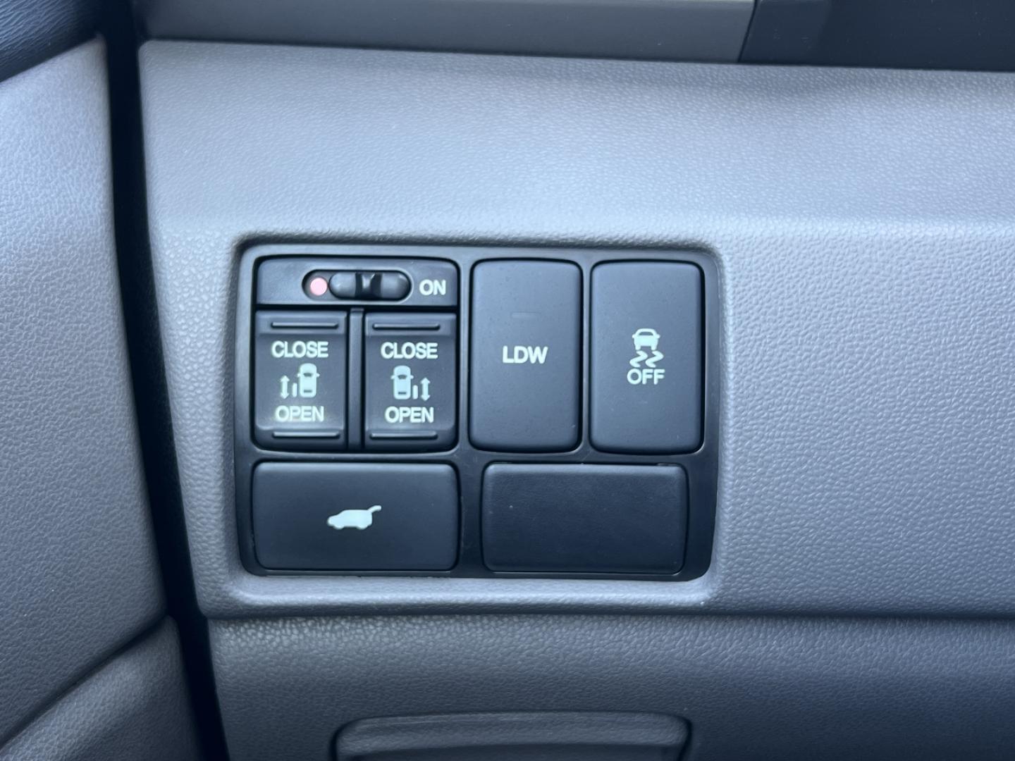 2016 GREY /Gray Leather HONDA ODYSSEY EXL (5FNRL5H60GB) with an 3.5L V6 engine, Automatic transmission, located at 2990 Old Orchard Rd., Jackson, MO, 63755, 37.354214, -89.612106 - 2016 Honda Odyssey EX-L 1-Owner 178xxx miles Front Wheel Drive 3.5L V6 Automatic Leather 3rd Row Power/Heated Seats Backup Camera Sunroof Bluetooth Cruise Power Windows/Locks/Mirrors We have financing available and we accept trades! Fill out a credit application on our website or come - Photo#30