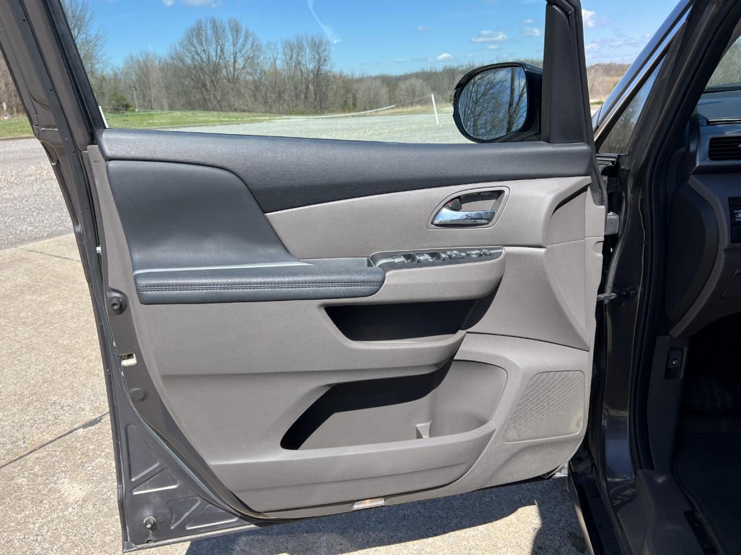 2016 GREY /Gray Leather HONDA ODYSSEY EXL (5FNRL5H60GB) with an 3.5L V6 engine, Automatic transmission, located at 2990 Old Orchard Rd., Jackson, MO, 63755, 37.354214, -89.612106 - 2016 Honda Odyssey EX-L 1-Owner 178xxx miles Front Wheel Drive 3.5L V6 Automatic Leather 3rd Row Power/Heated Seats Backup Camera Sunroof Bluetooth Cruise Power Windows/Locks/Mirrors We have financing available and we accept trades! Fill out a credit application on our website or come - Photo#13