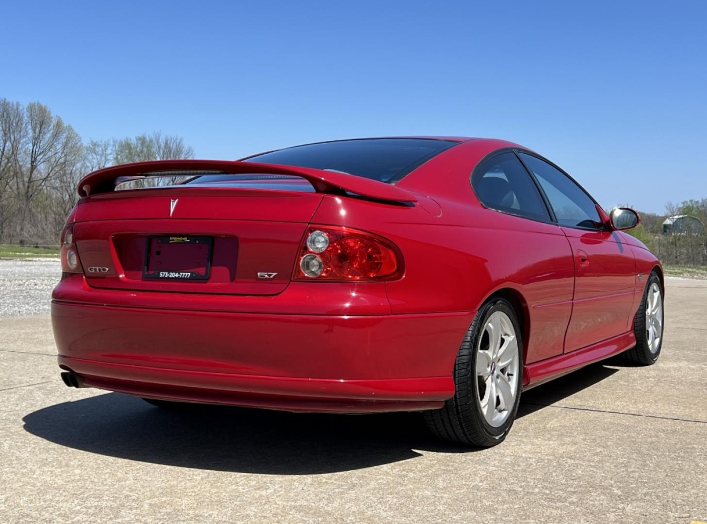 2004 RED /Black Leather PONTIAC GTO (6G2VX12G84L) with an 5.7L V8 engine, Automatic transmission, located at 2990 Old Orchard Rd., Jackson, MO, 63755, 37.354214, -89.612106 - 2004 Pontiac GTO Only 88xxx miles Rear Wheel Drive 5.7L V8 Automatic Leather Power Seats Cruise Power Windows/Mirrors We have financing available and we accept trades! Fill out a credit application on our website or come by today! If you have any questions, give us a call at (573) 204-7777 - Photo#6