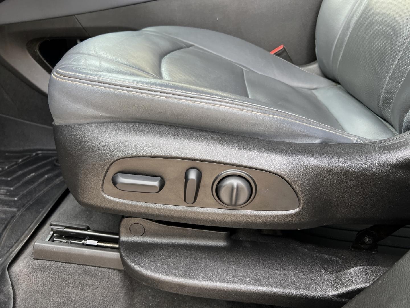 2019 MAROON /Gray Leather BUICK ENCLAVE ESSENCE (5GAERBKWXKJ) with an 3.6L V6 engine, Automatic transmission, located at 2990 Old Orchard Rd., Jackson, MO, 63755, 37.354214, -89.612106 - 2019 Buick Enclave Essence 1-Owner 95xxx miles Front Wheel Drive 3.6L V6 Automatic Leather 3rd Row Navigation Power/Heated Seats Backup Camera Bluetooth Cruise Power Windows/Locks/Mirrors We have financing available and we accept trades! Fill out a credit application on our website or - Photo#5