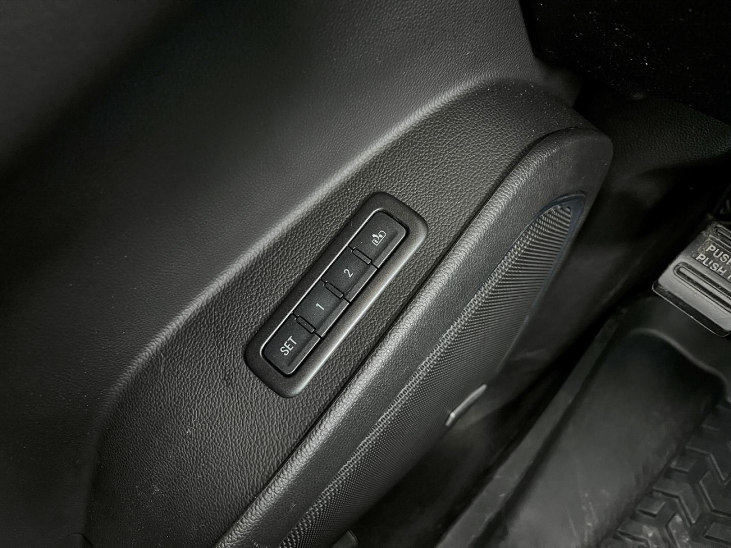 2015 BLACK /Black Leather CHEVROLET TAHOE 1500 LT (1GNSKBKC0FR) with an 5.3L V8 engine, Automatic transmission, located at 2990 Old Orchard Rd., Jackson, MO, 63755, 37.354214, -89.612106 - 2015 Chevrolet Tahoe 1500 LT 111xxx miles 4 Wheel Drive 5.3L V8 Automatic Leather 3rd Row Navigation Backup Camera Power/Heated Seats Bluetooth Remote Start Cruise Power Windows/Locks/Mirrors We have financing available and we accept trades! Fill out a credit application on our website - Photo#32